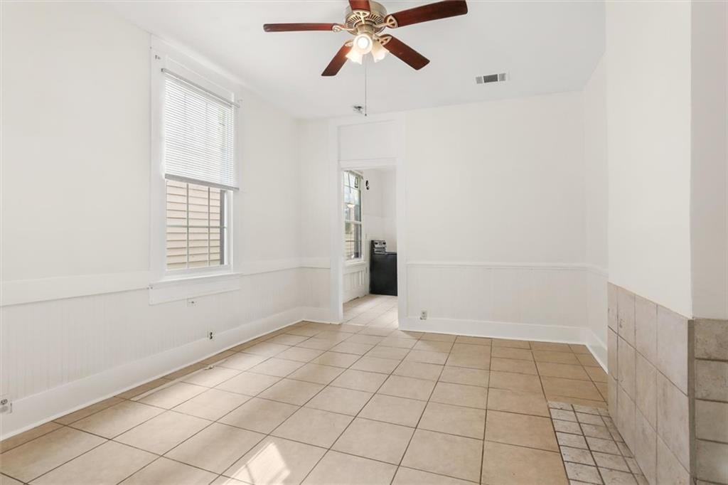 2112-14 Conti Street