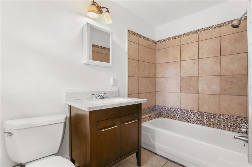 2112-14 Conti Street