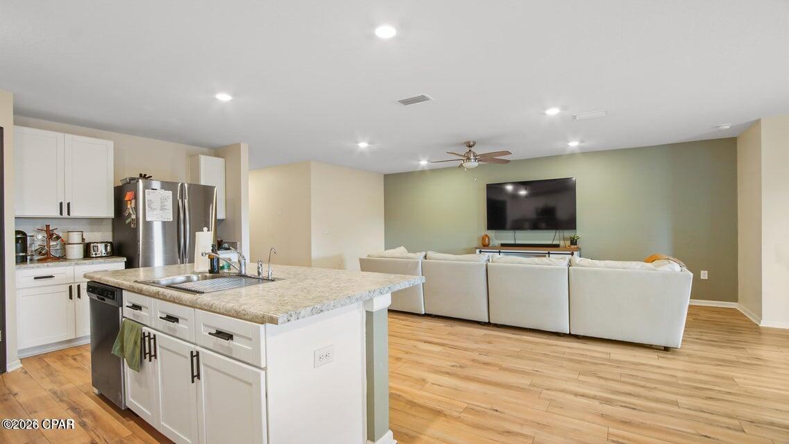 Listing photo id 12 for 4774 Firefly Lane