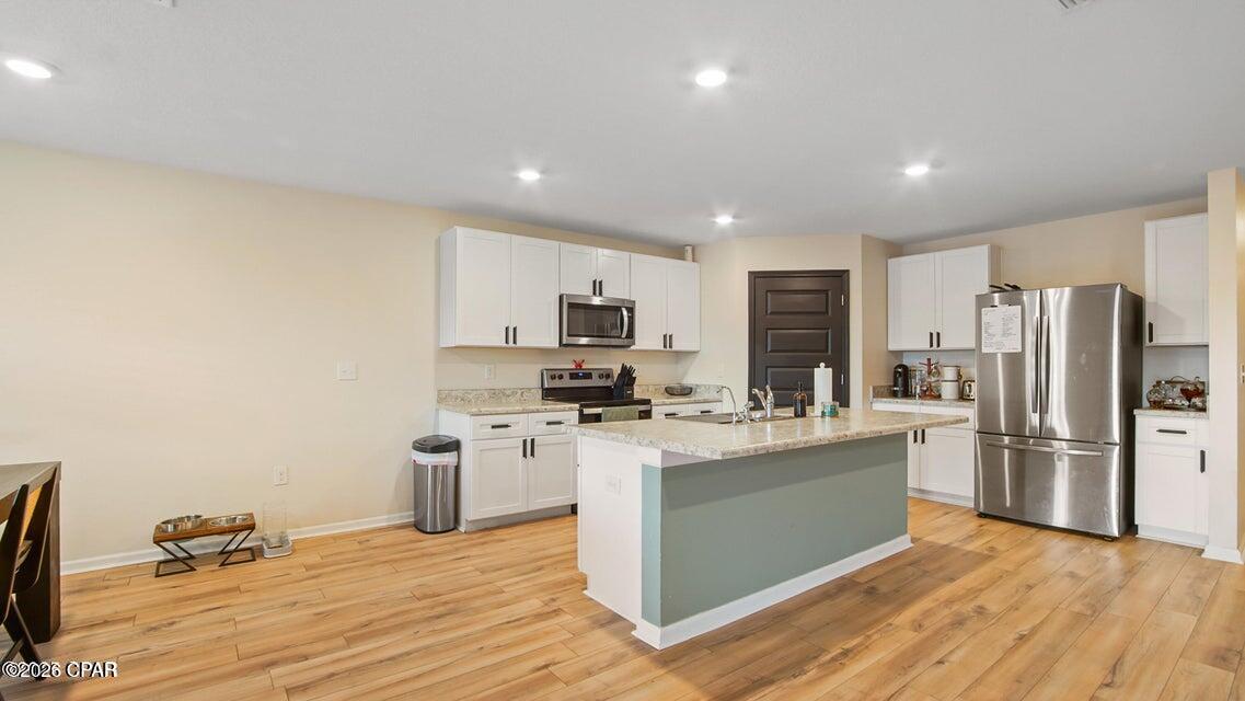 Listing photo id 13 for 4774 Firefly Lane