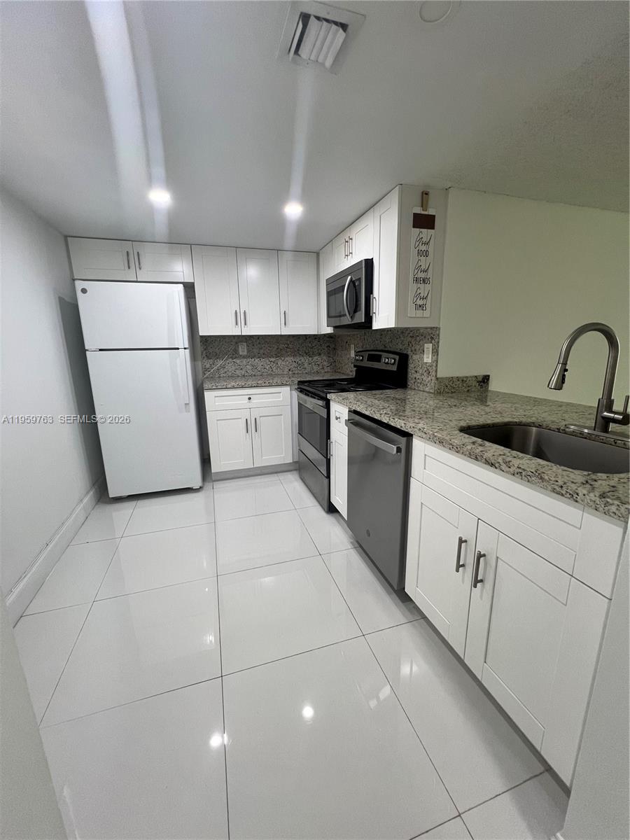 El Conquistador South Con