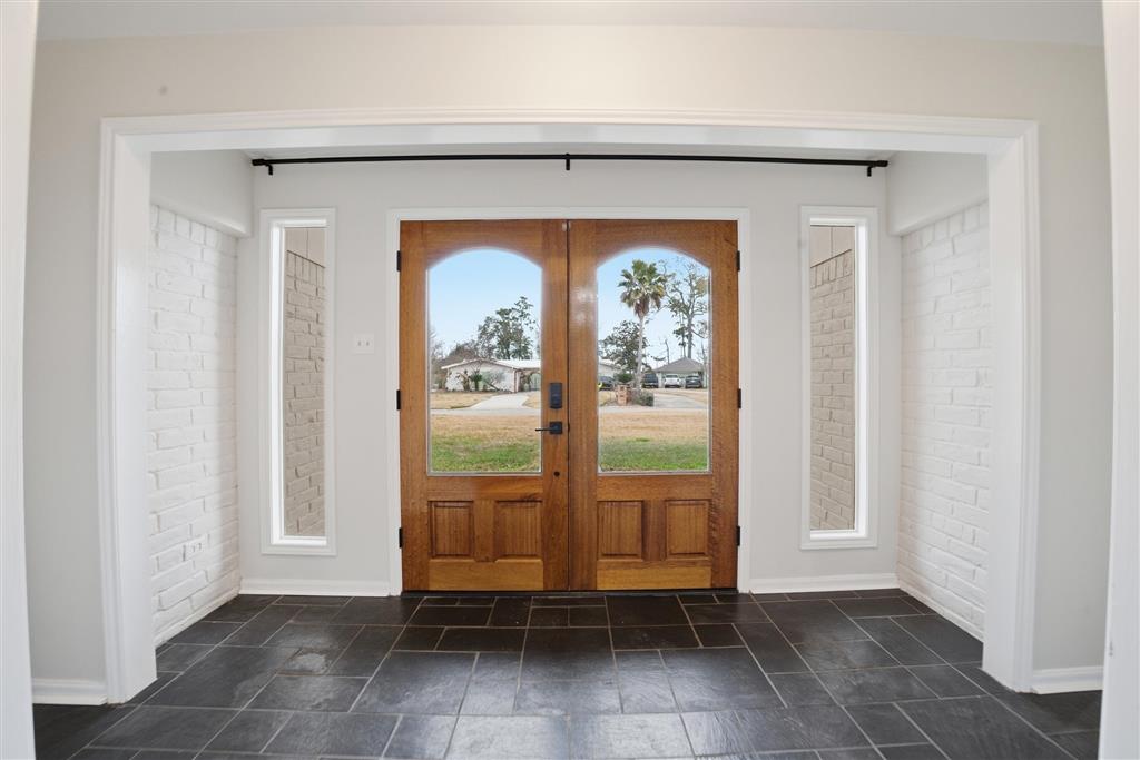 1425 N Chateau Circle — photo 3