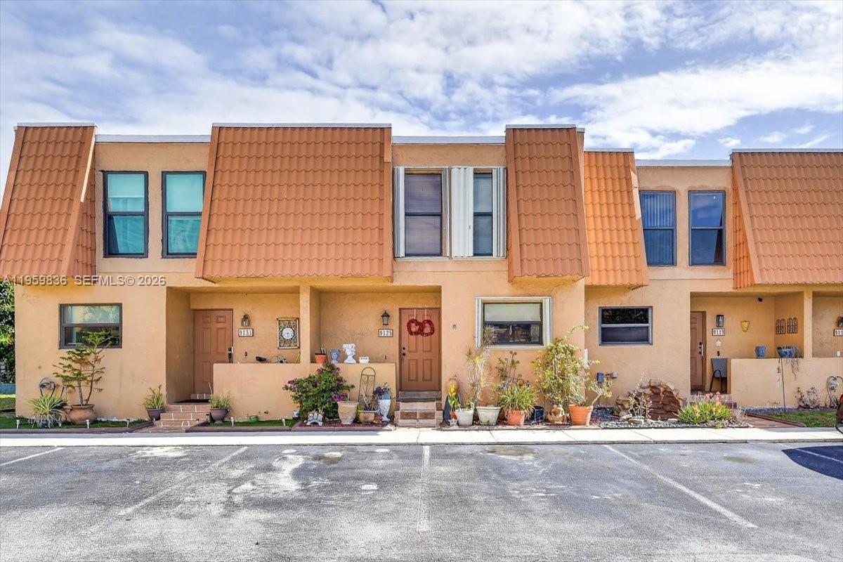 Westview Condominium 3