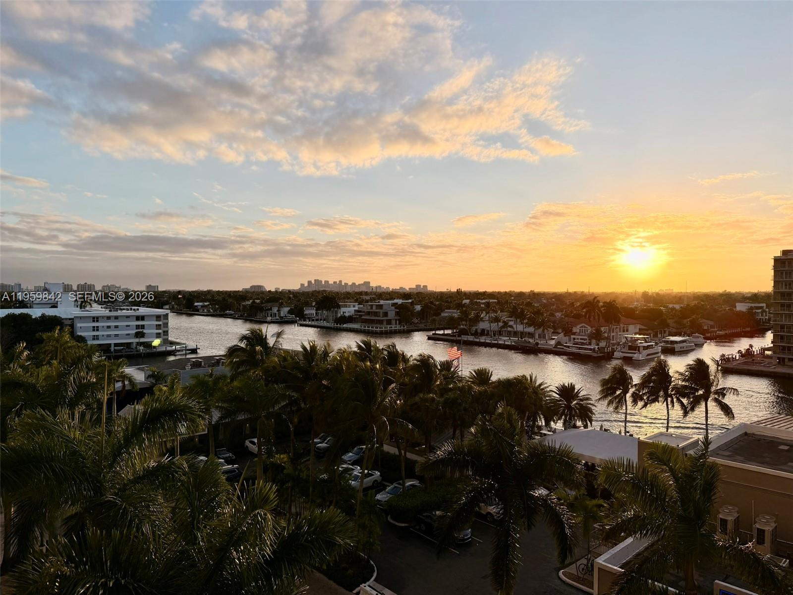 Tides At Bridgeside Squar