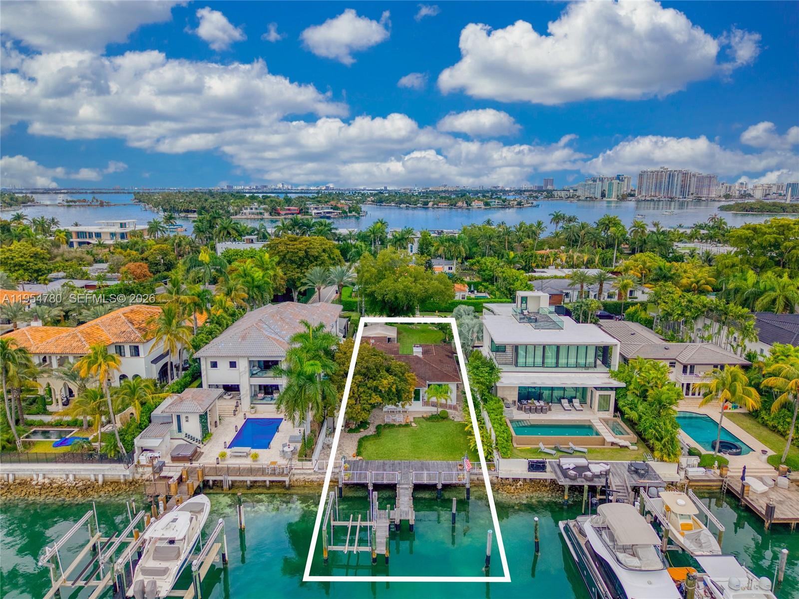 House for Sale in Miami Beach, FL
