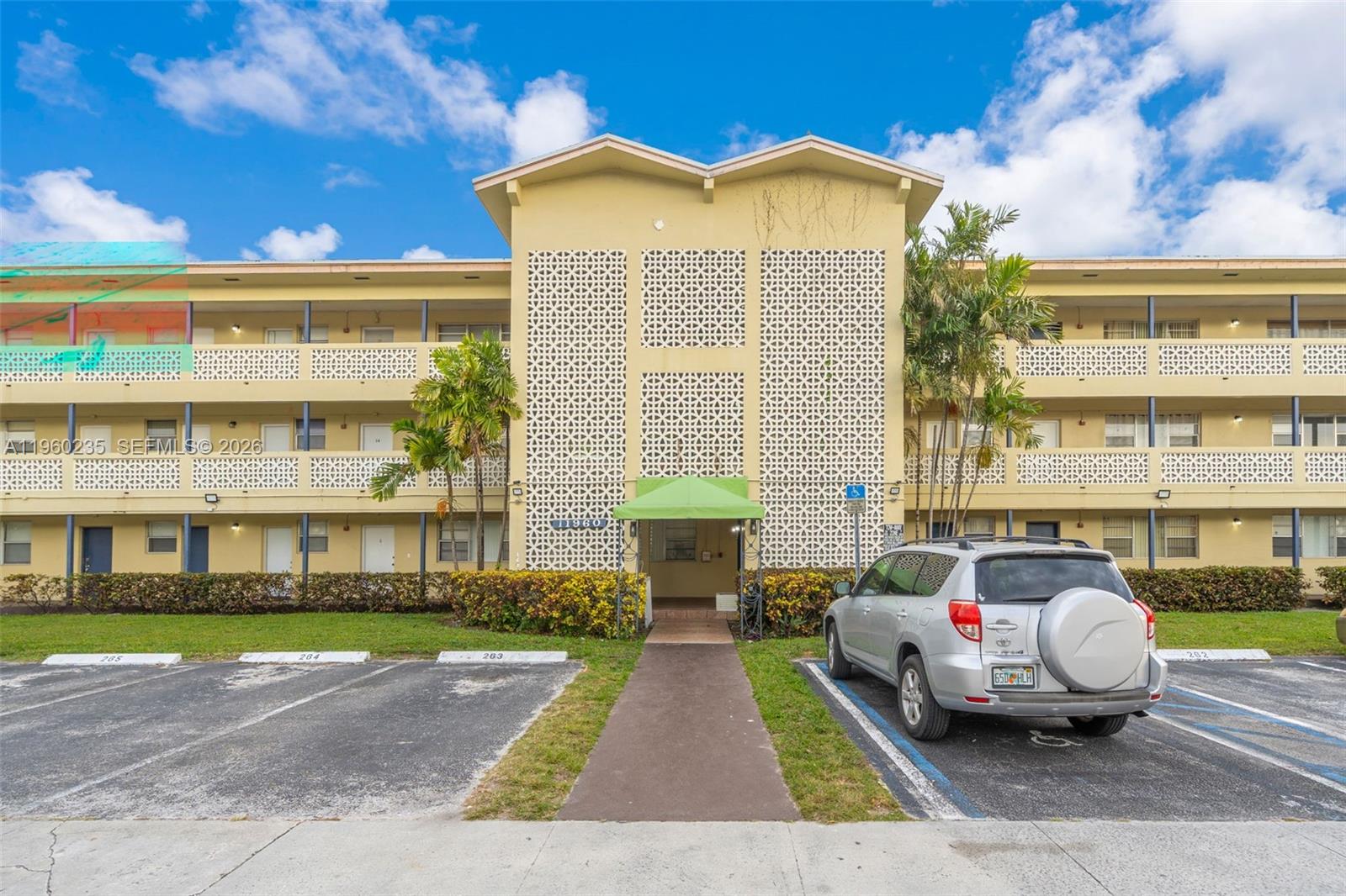11960 19th Dr Unit 15, North Miami, Florida 33181