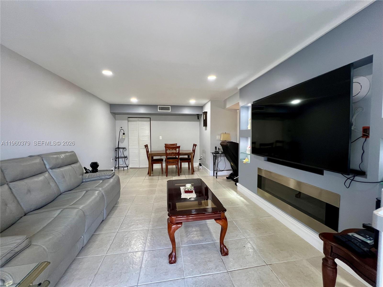 4255 University Dr Unit 304, Sunrise, Florida 33351