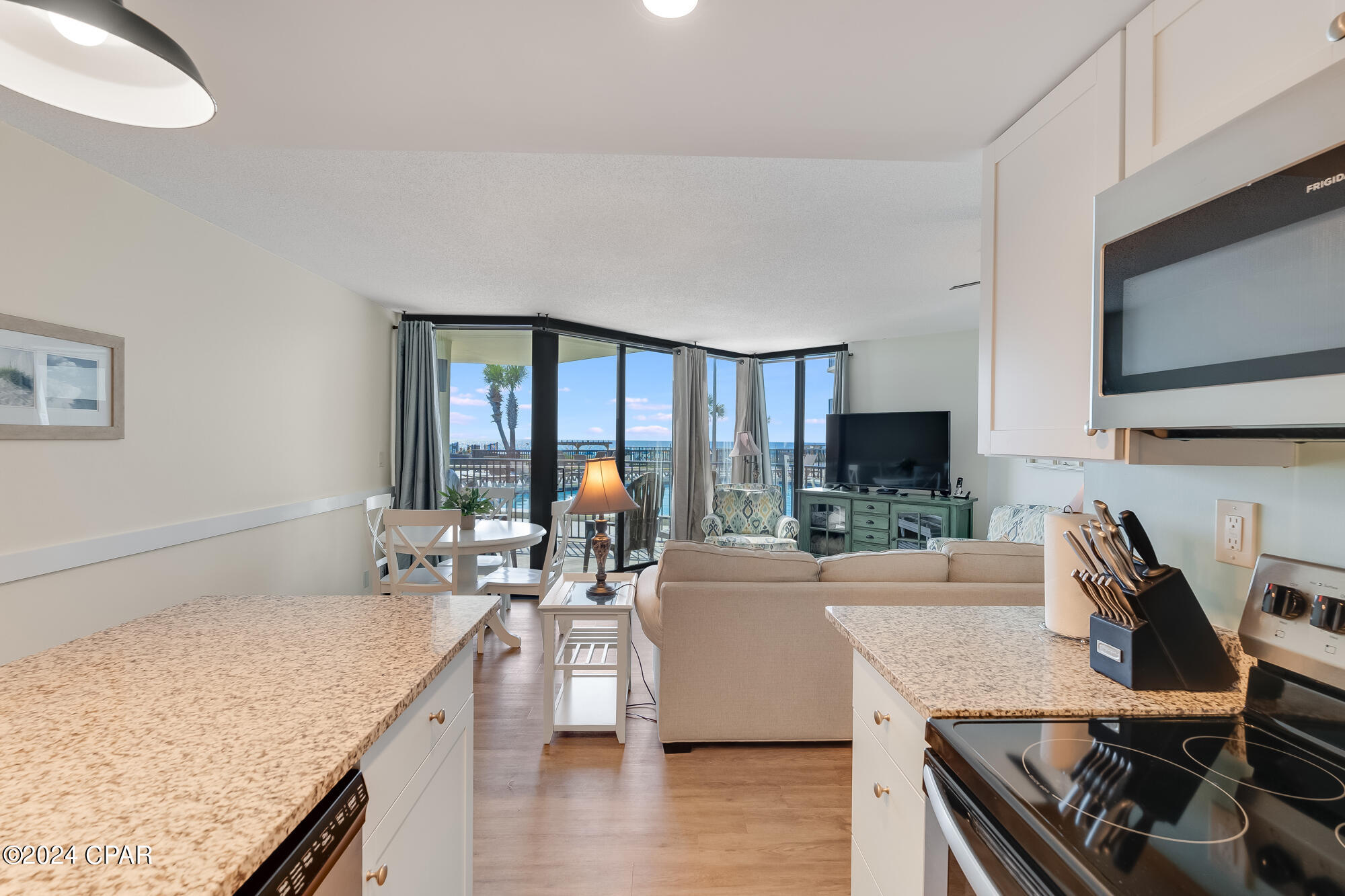 Image 14 For 9850 Thomas Drive 111e