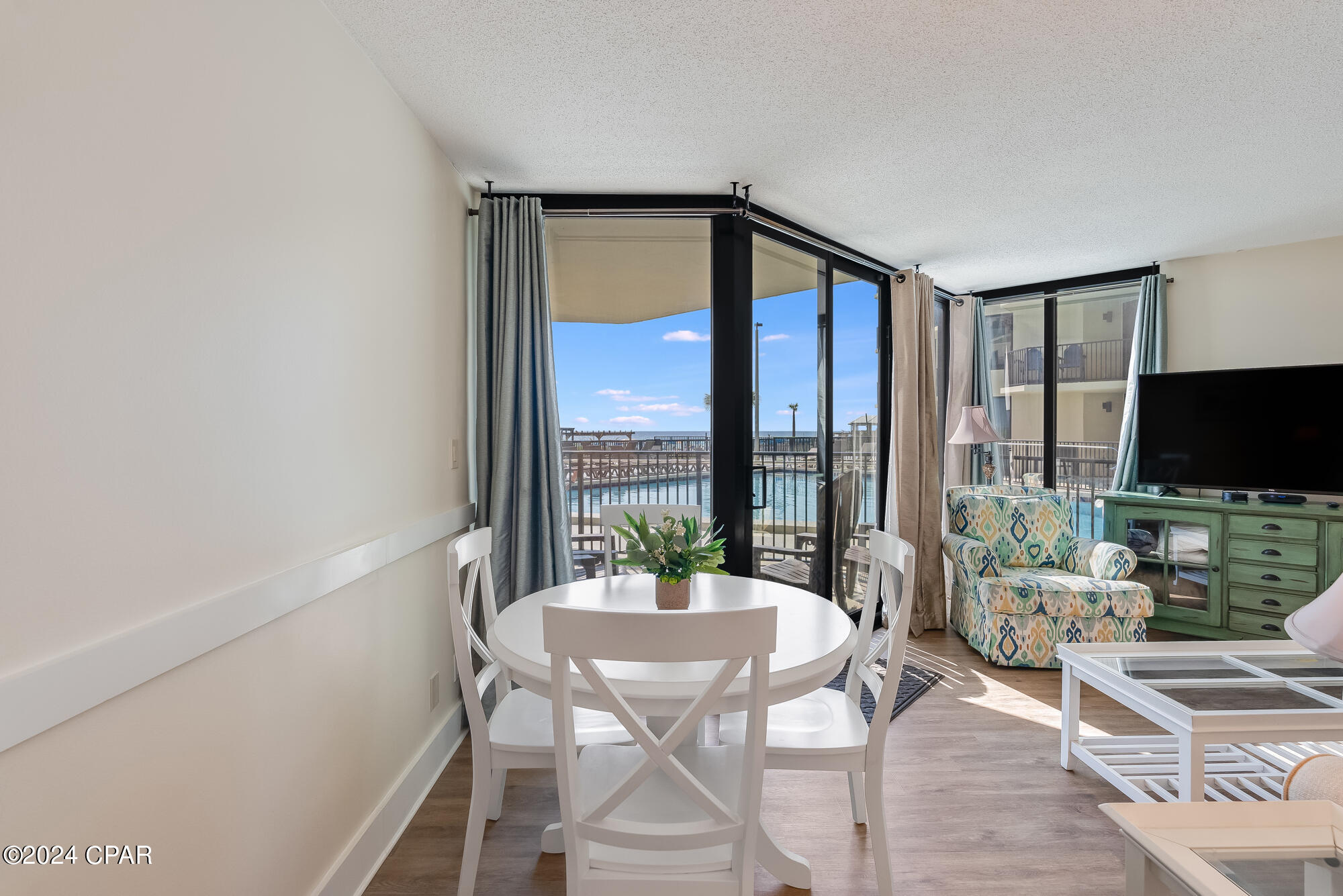 Image 6 For 9850 Thomas Drive 111e