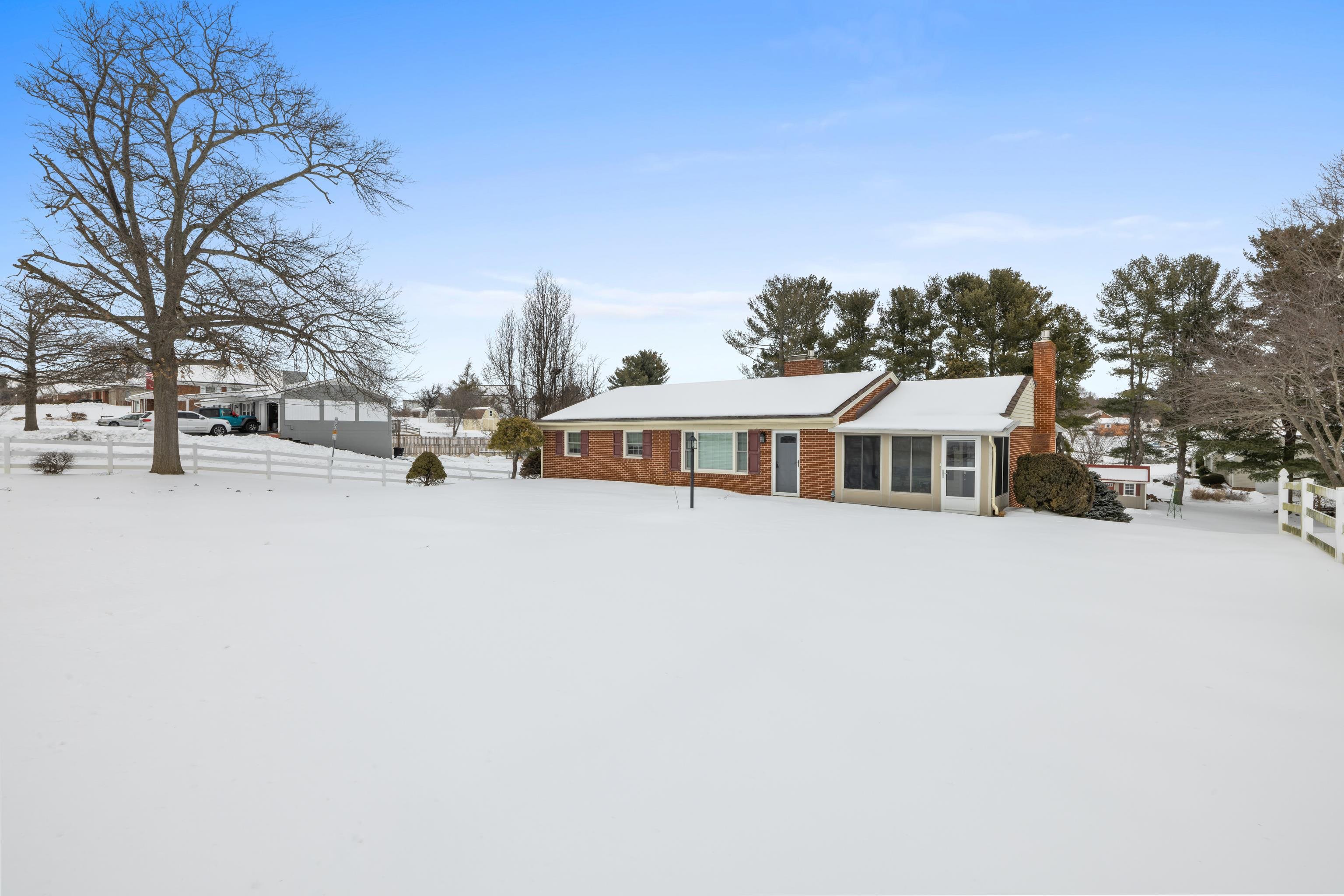 1034 LADD RD exterior