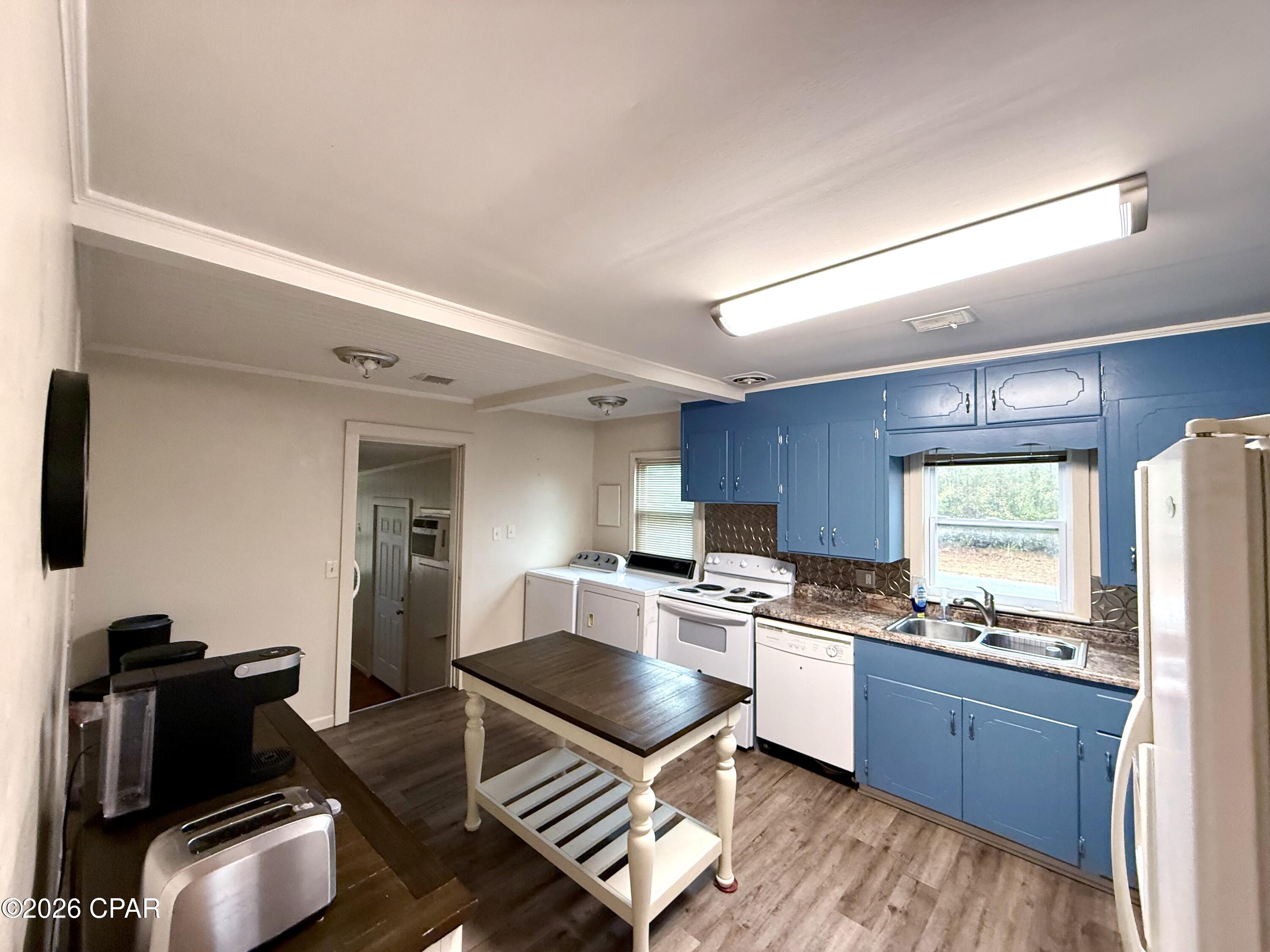 Image 13 For 4327 8th Avenue