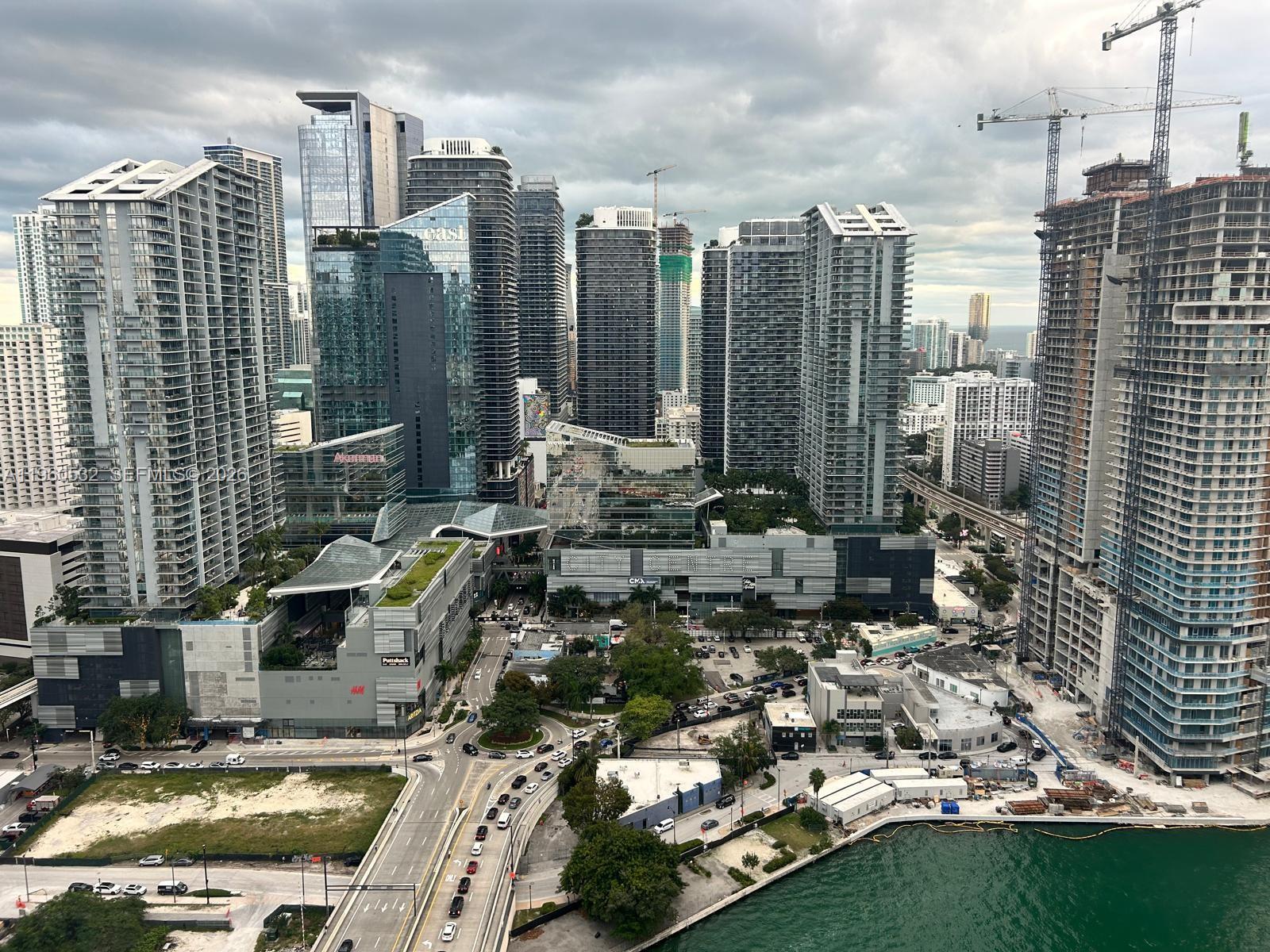 Condo for Sale in Miami, FL