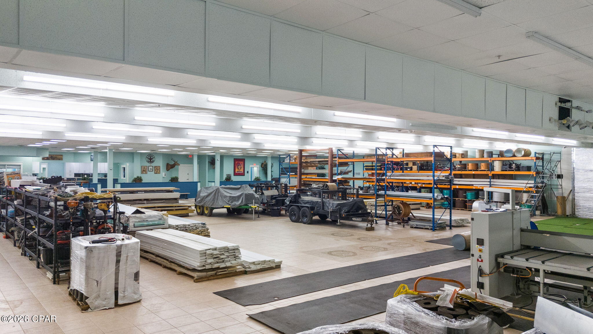 Listing photo id 13 for 5420 Hickory Street