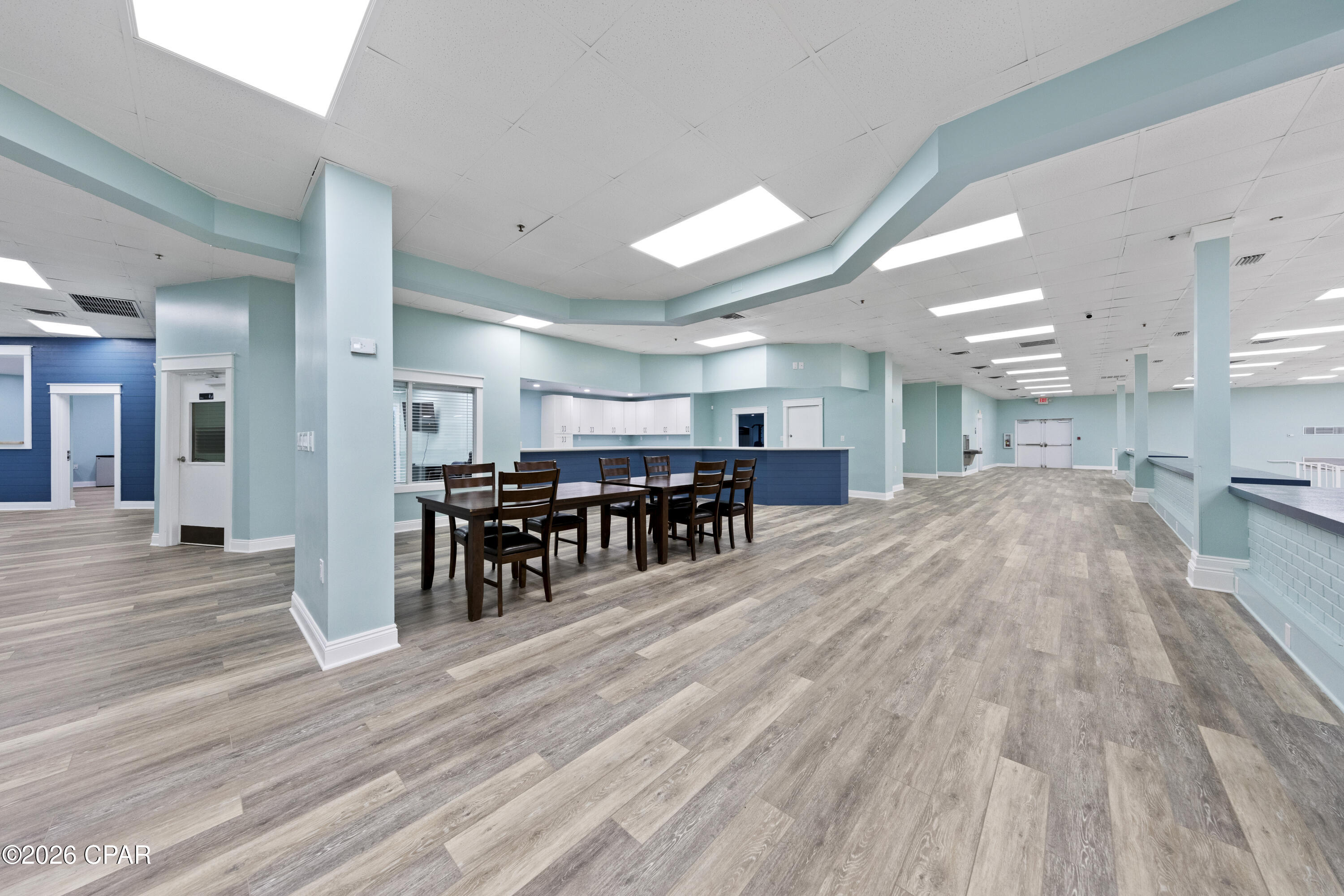 Listing photo id 17 for 5420 Hickory Street