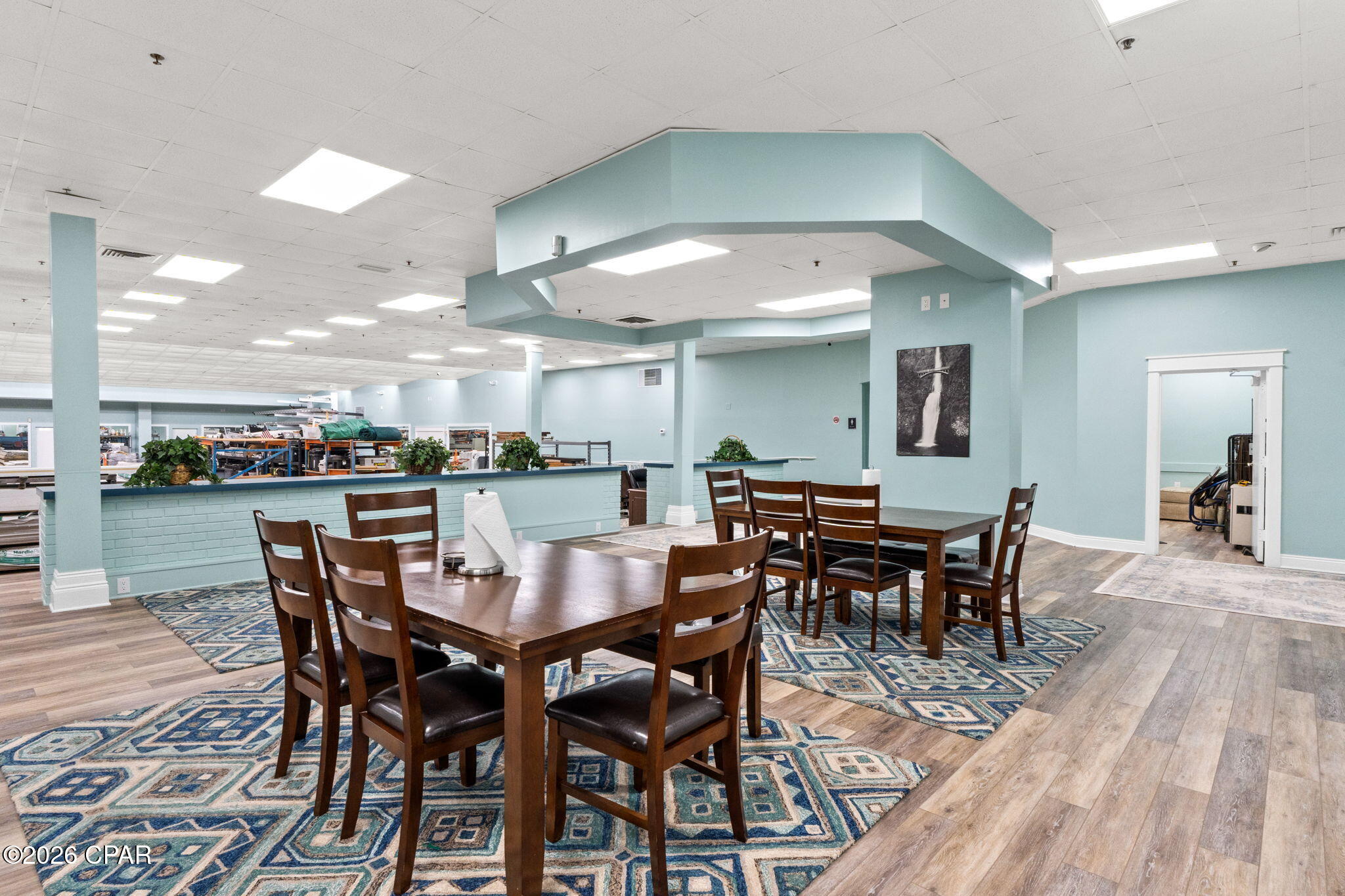 Listing photo id 19 for 5420 Hickory Street