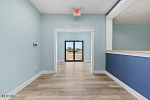 Listing photo id 2 for 5420 Hickory Street