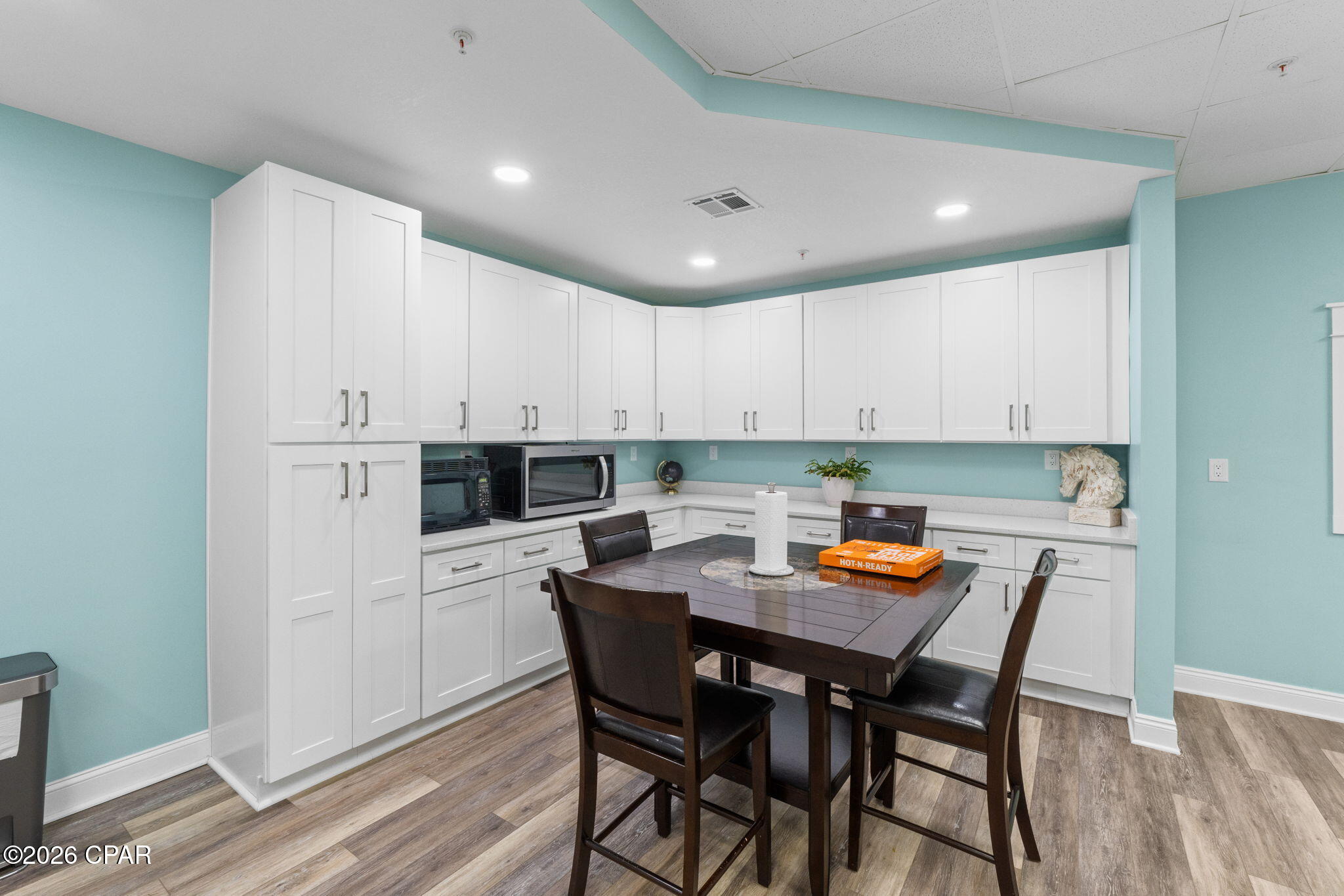 Listing photo id 21 for 5420 Hickory Street