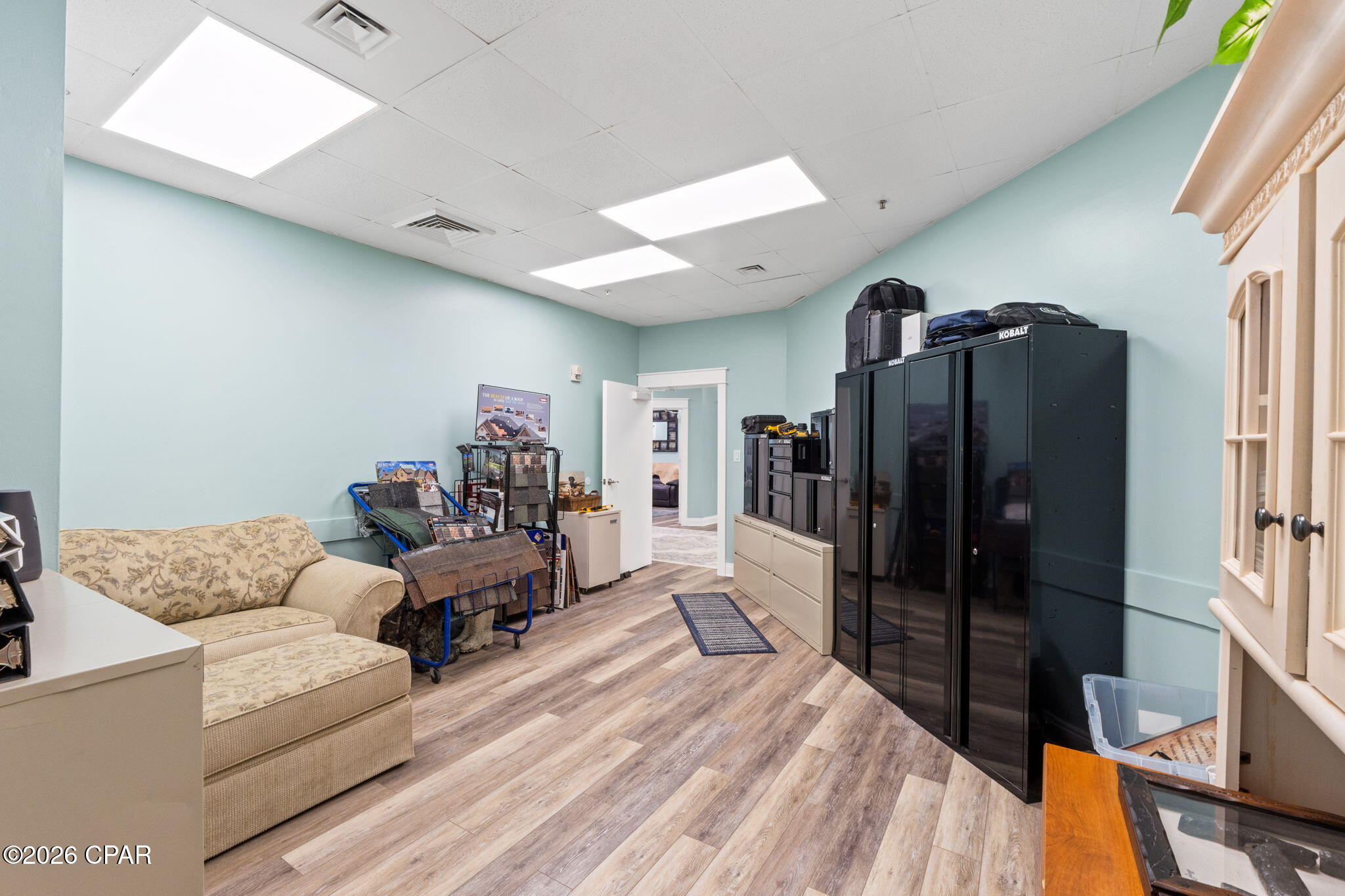 Listing photo id 38 for 5420 Hickory Street