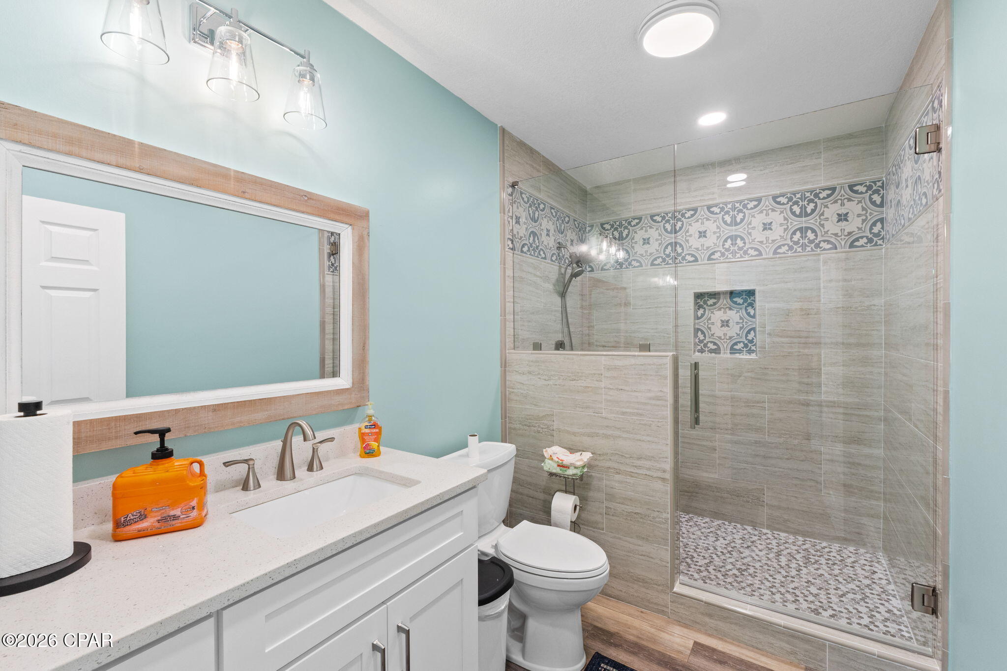 Listing photo id 39 for 5420 Hickory Street