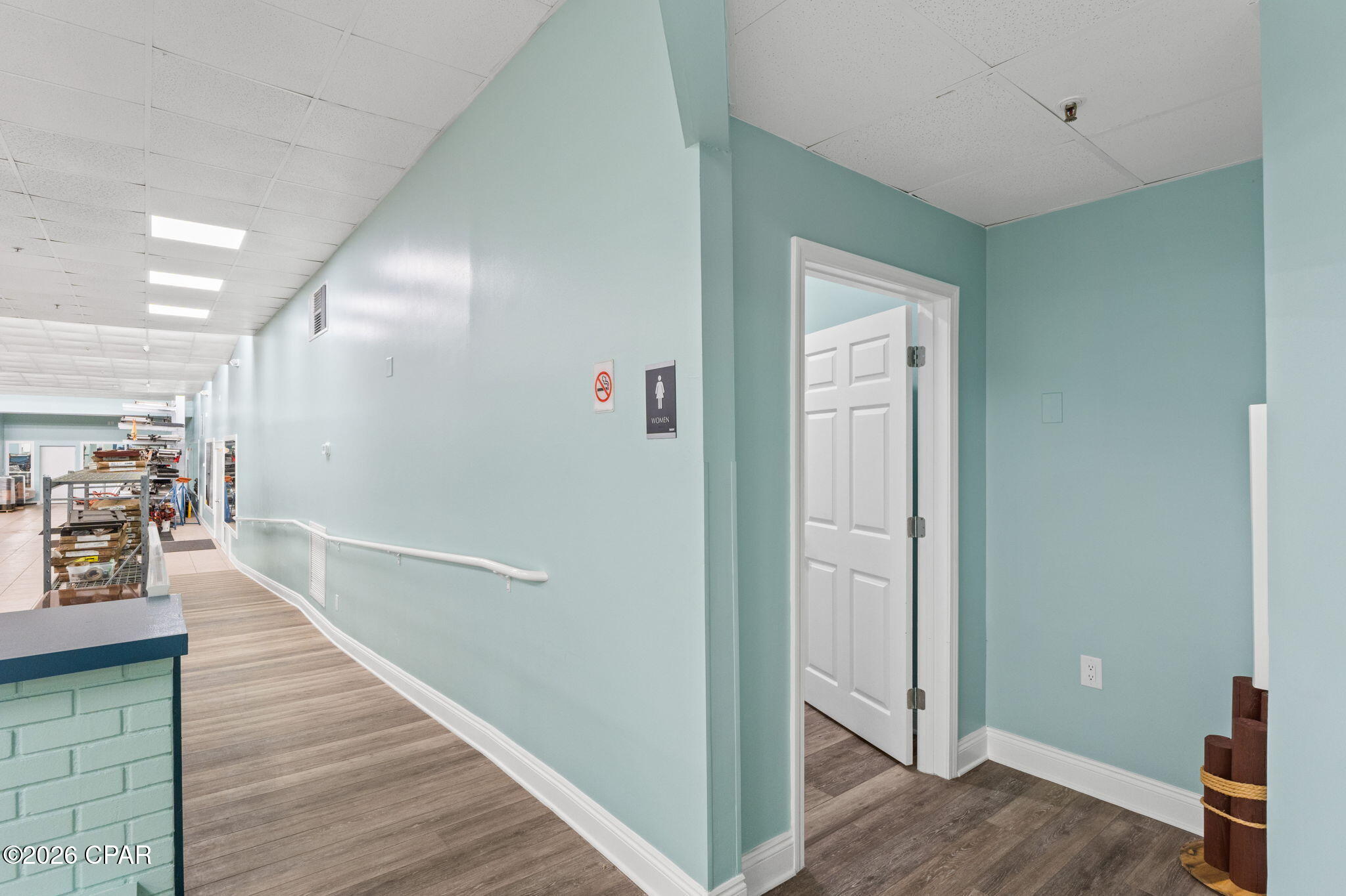 Listing photo id 41 for 5420 Hickory Street