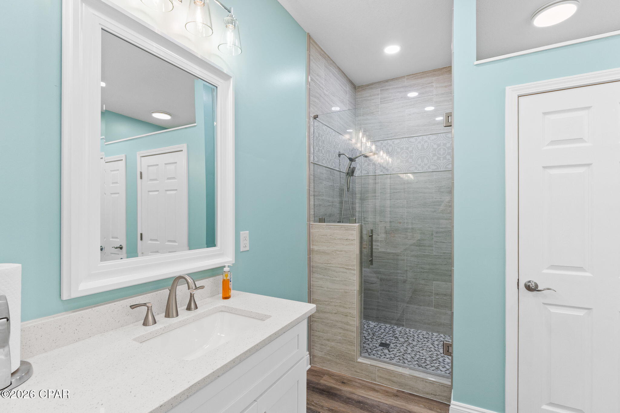 Listing photo id 45 for 5420 Hickory Street