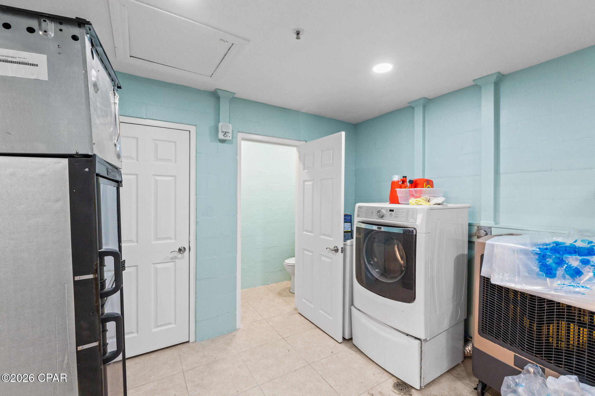 Listing photo id 53 for 5420 Hickory Street