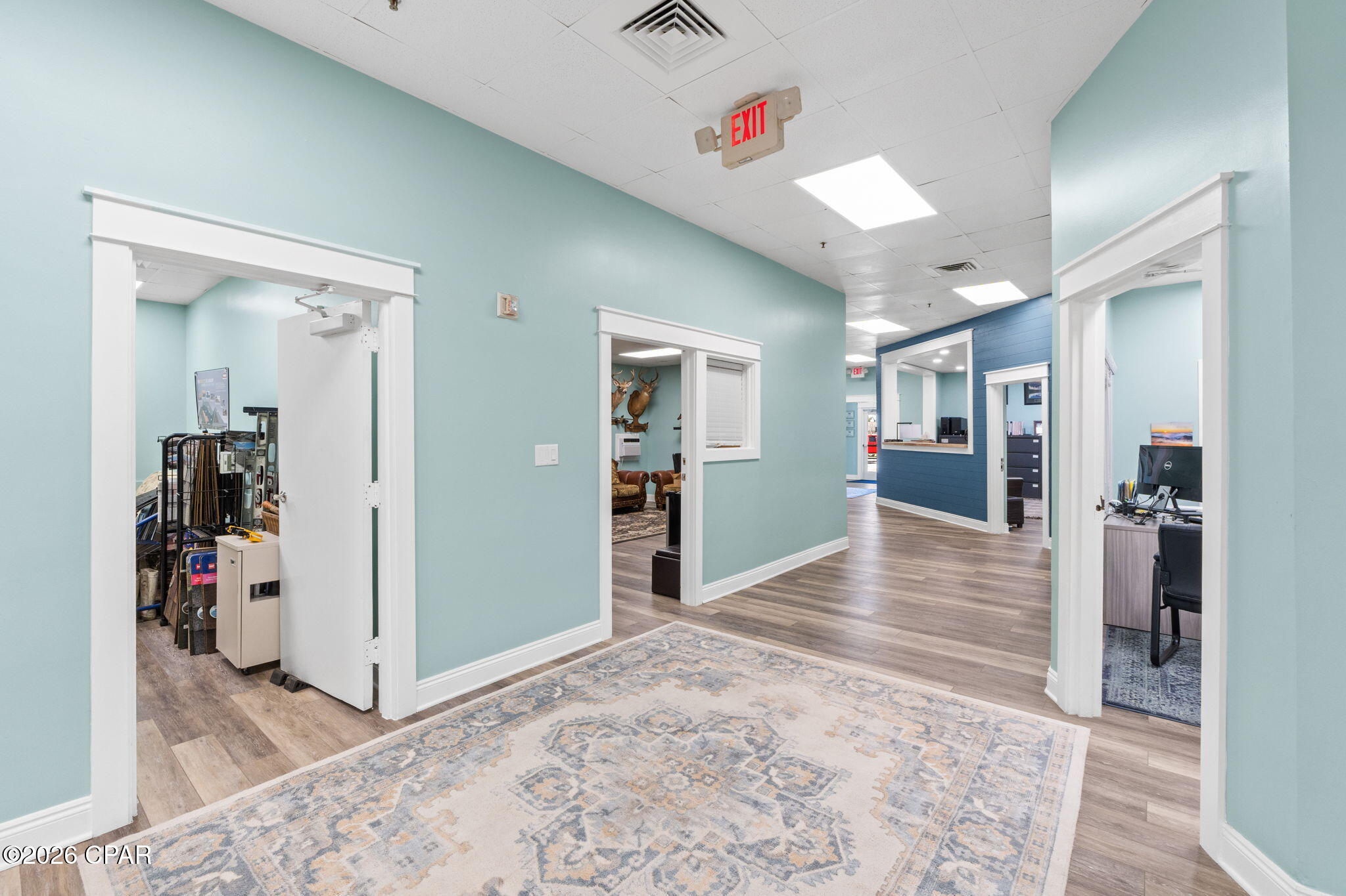 Listing photo id 6 for 5420 Hickory Street