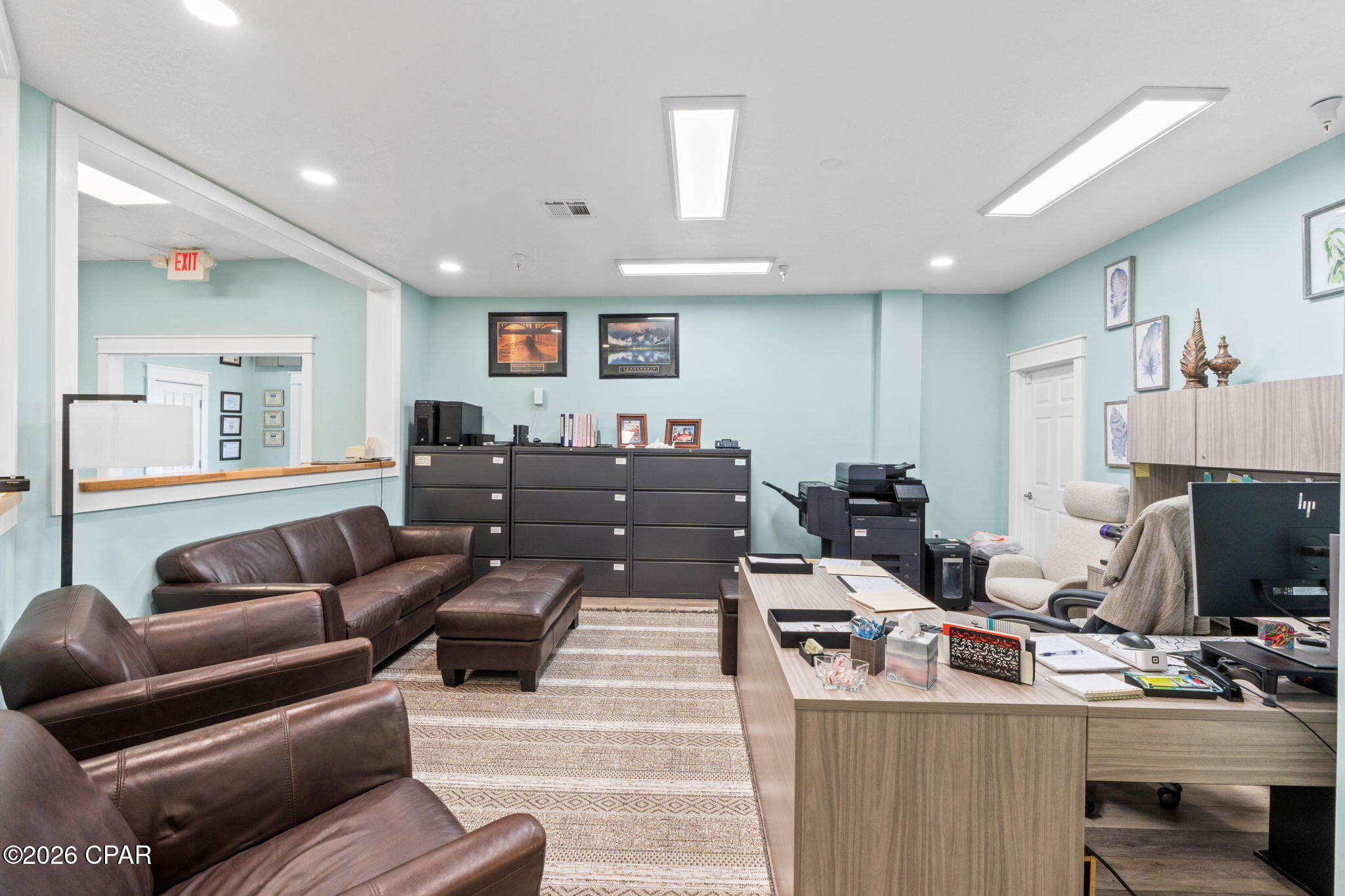 Listing photo id 7 for 5420 Hickory Street