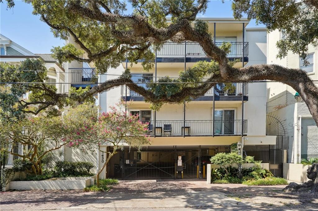 1430 Jackson Avenue 205