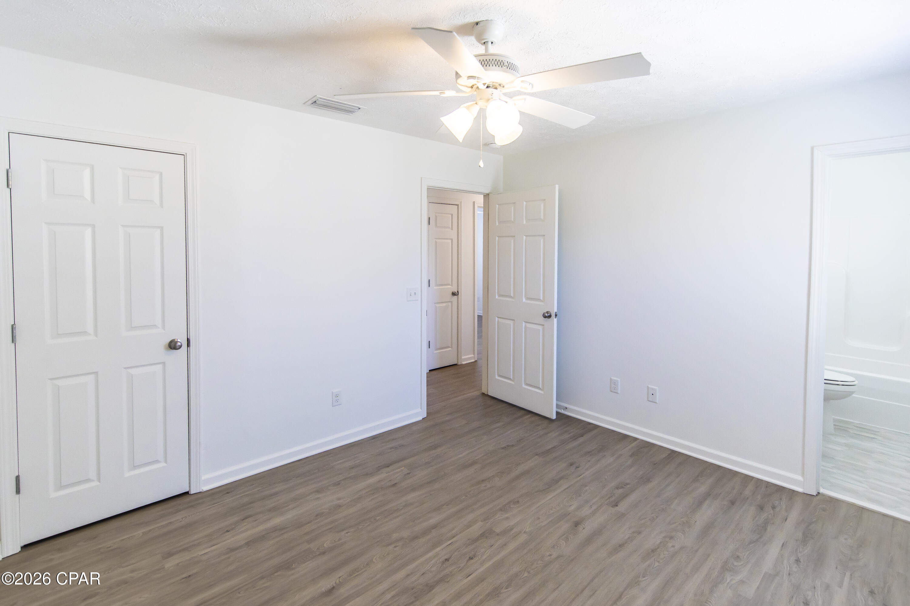 Image 20 For 4942 Oak Avenue