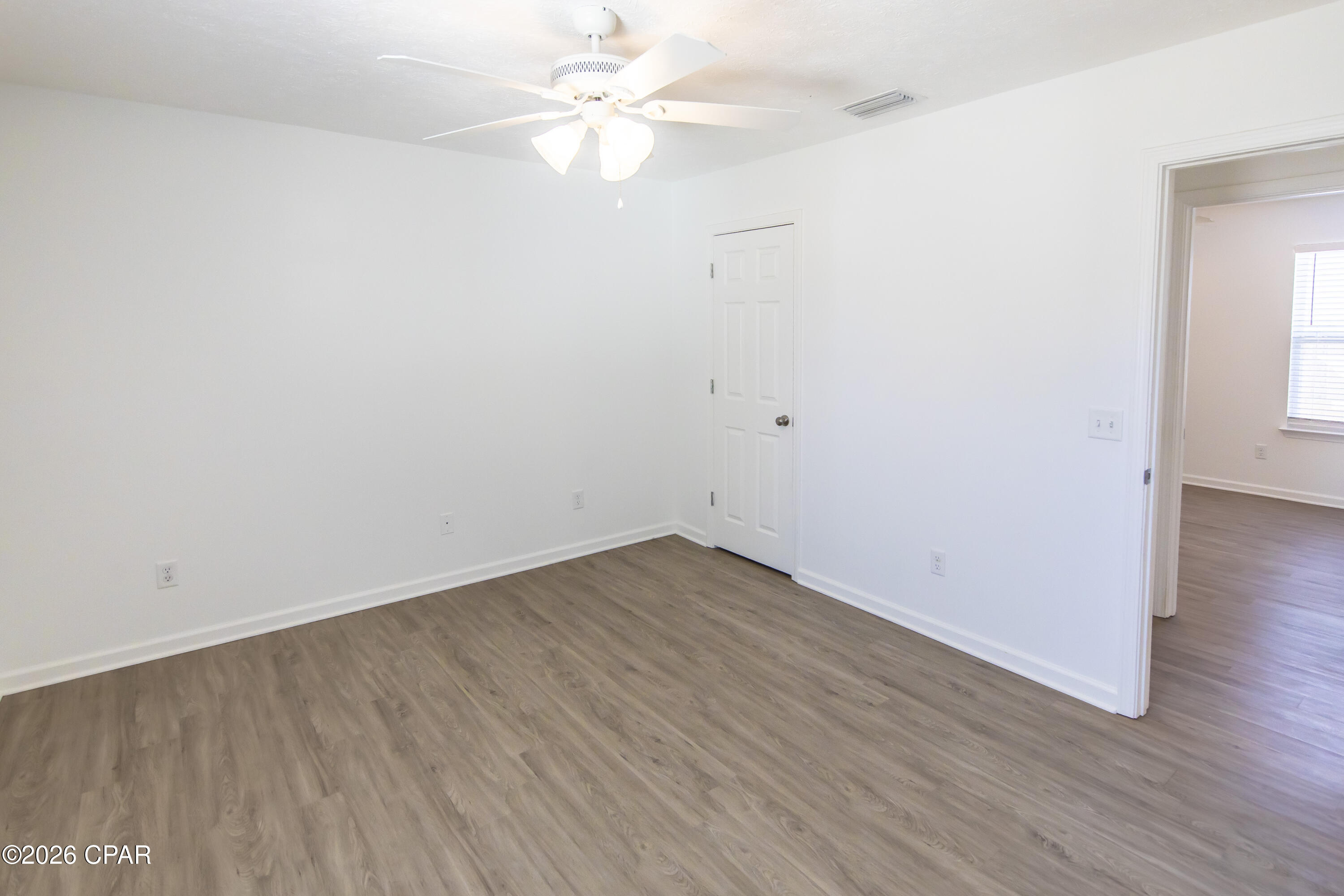 Image 21 For 4942 Oak Avenue