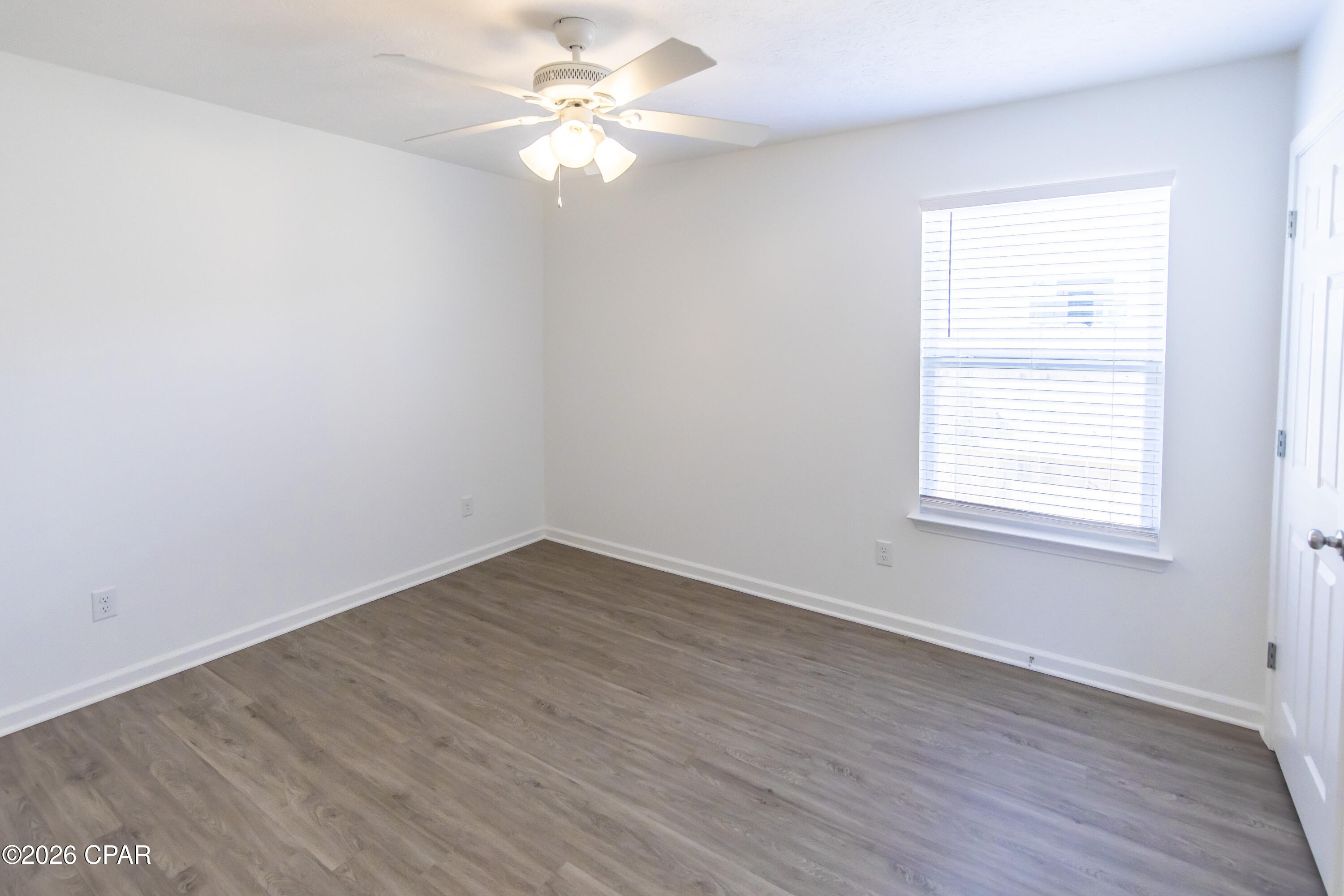 Image 24 For 4942 Oak Avenue