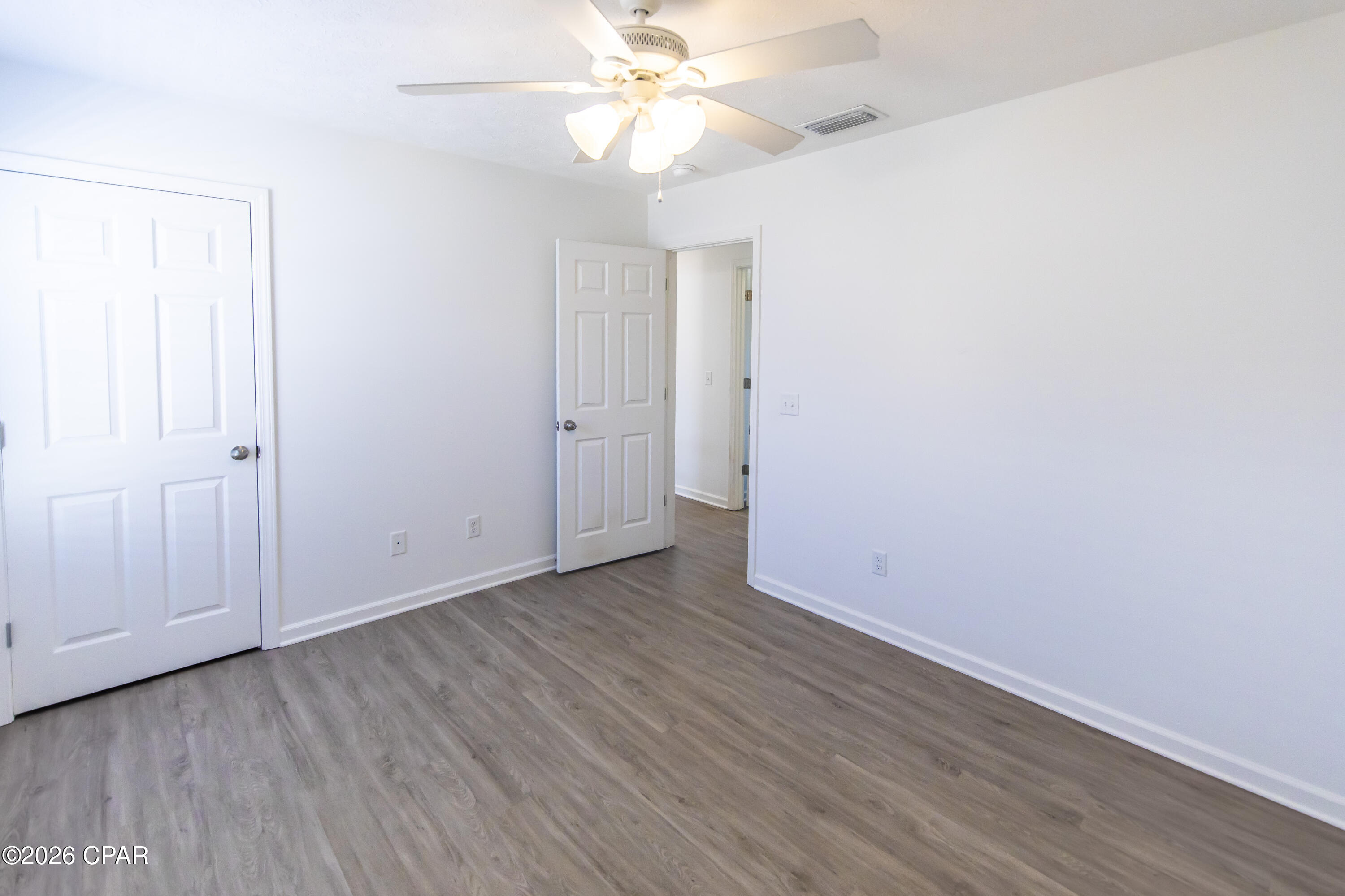 Image 25 For 4942 Oak Avenue