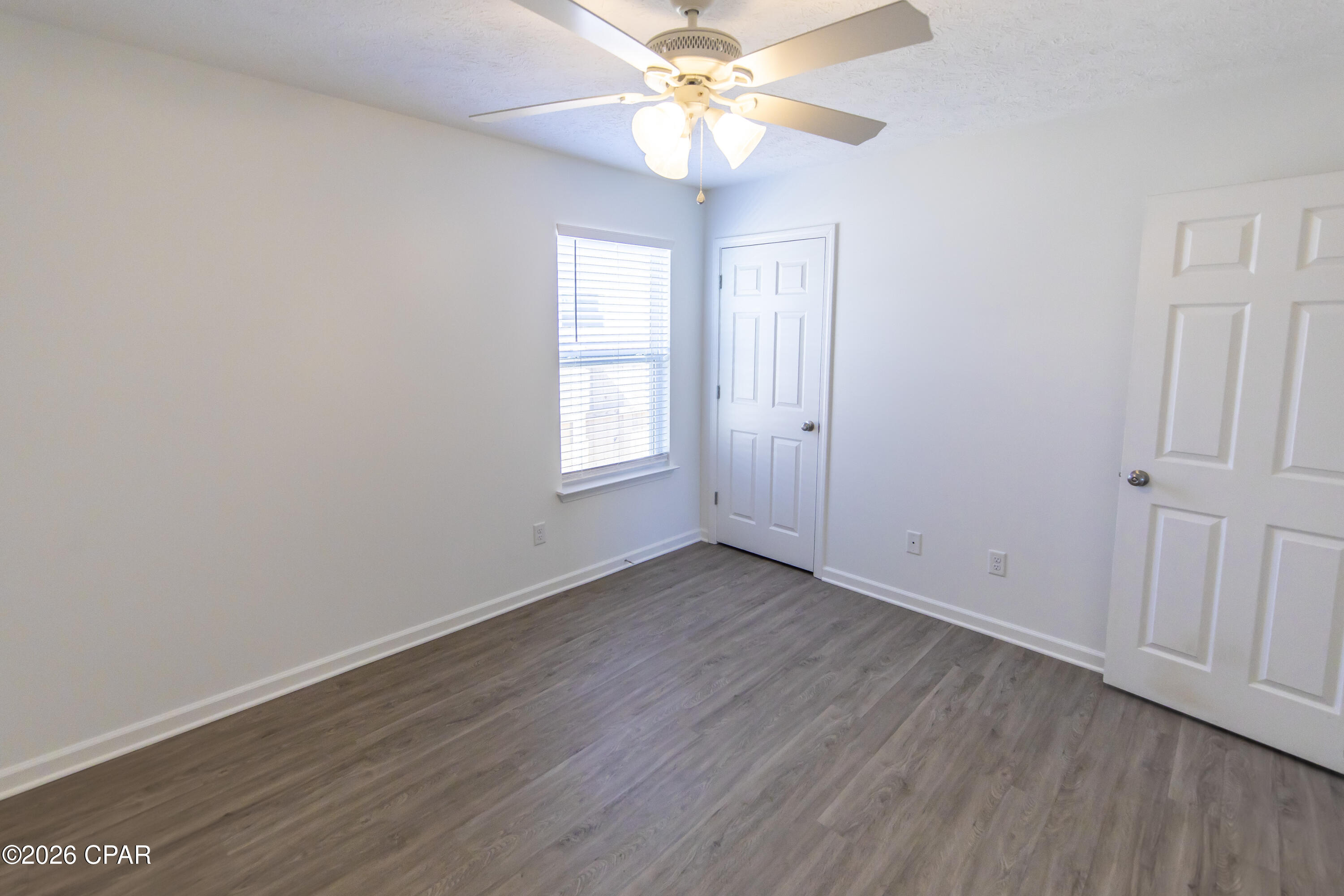 Image 26 For 4942 Oak Avenue