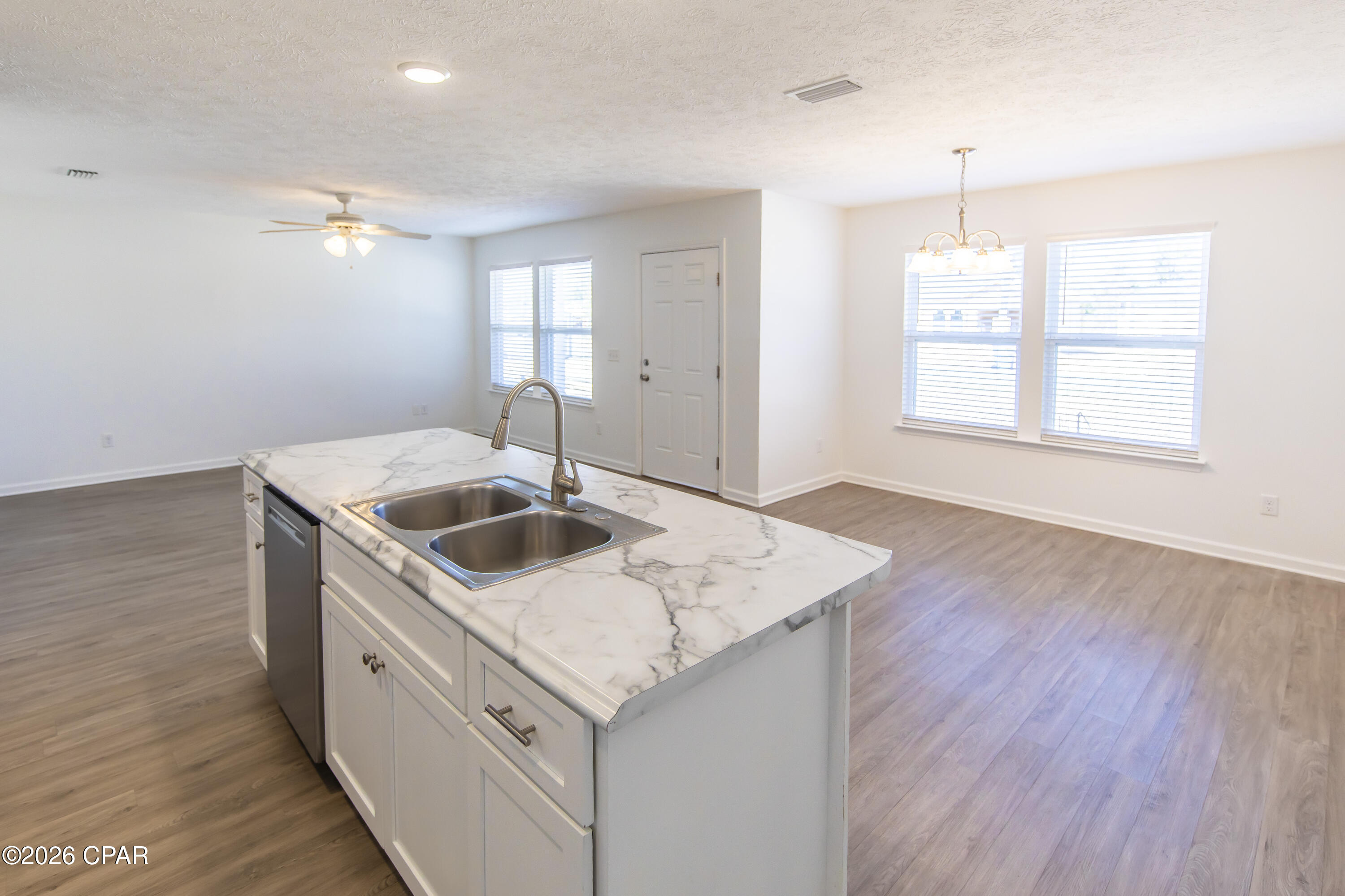 Image 5 For 4942 Oak Avenue