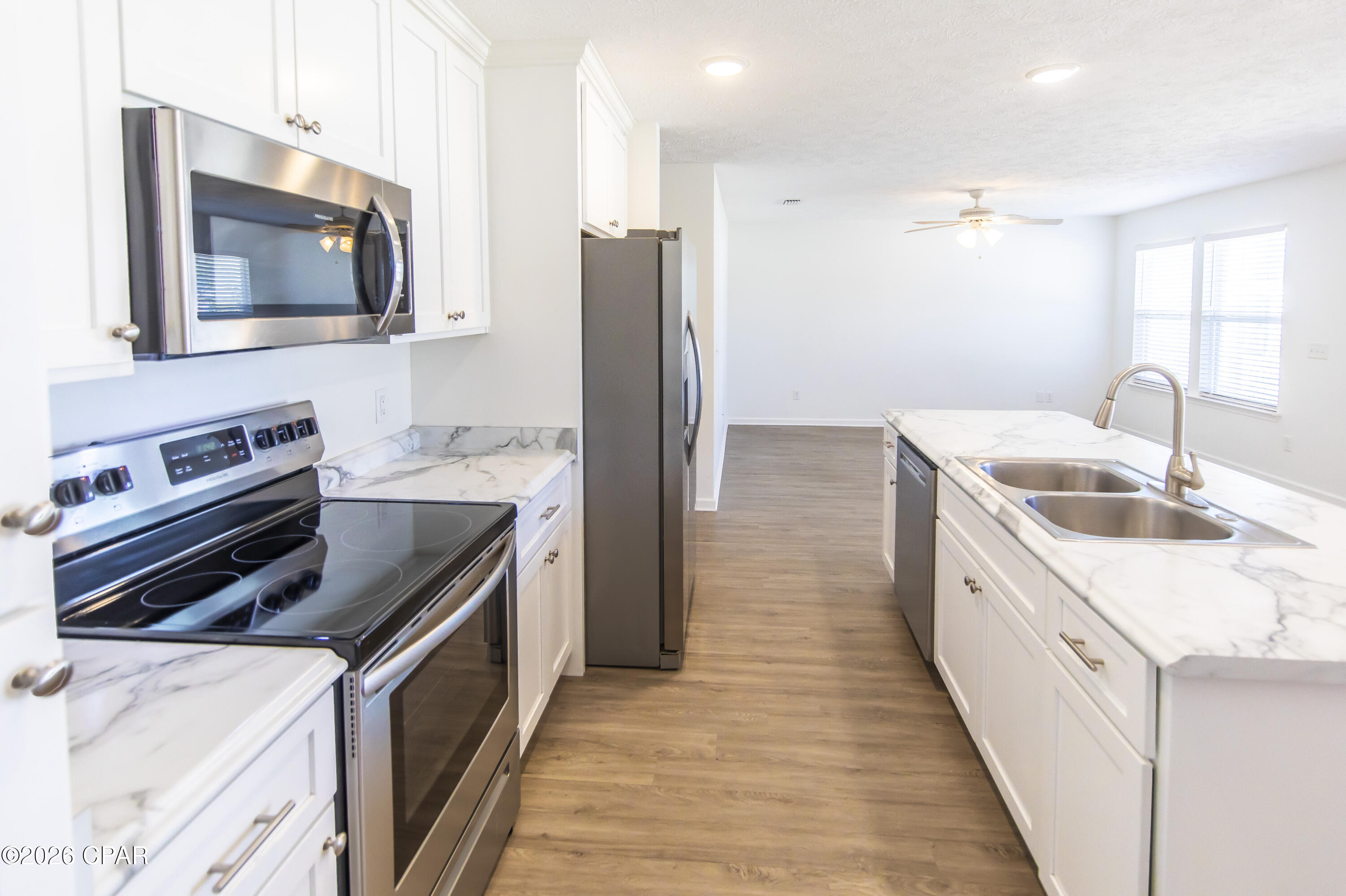 Image 6 For 4942 Oak Avenue