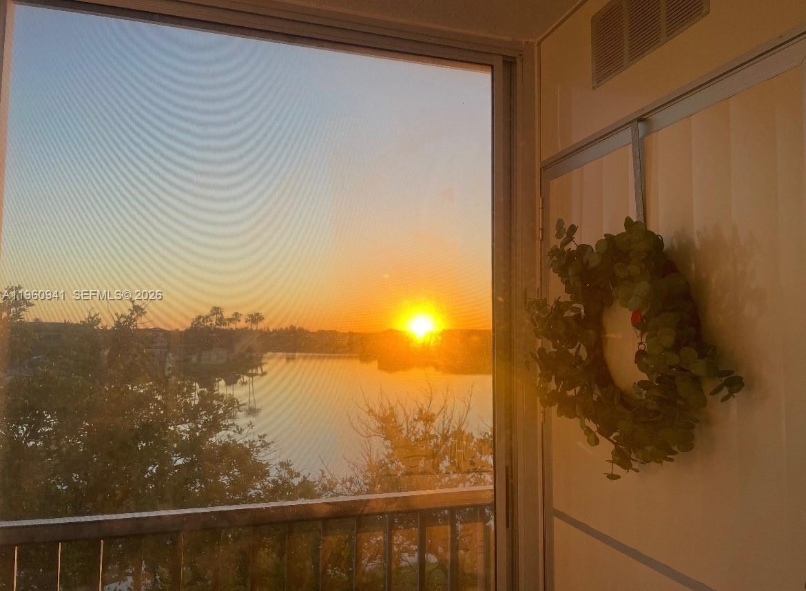 Ivanhoe West At Century V