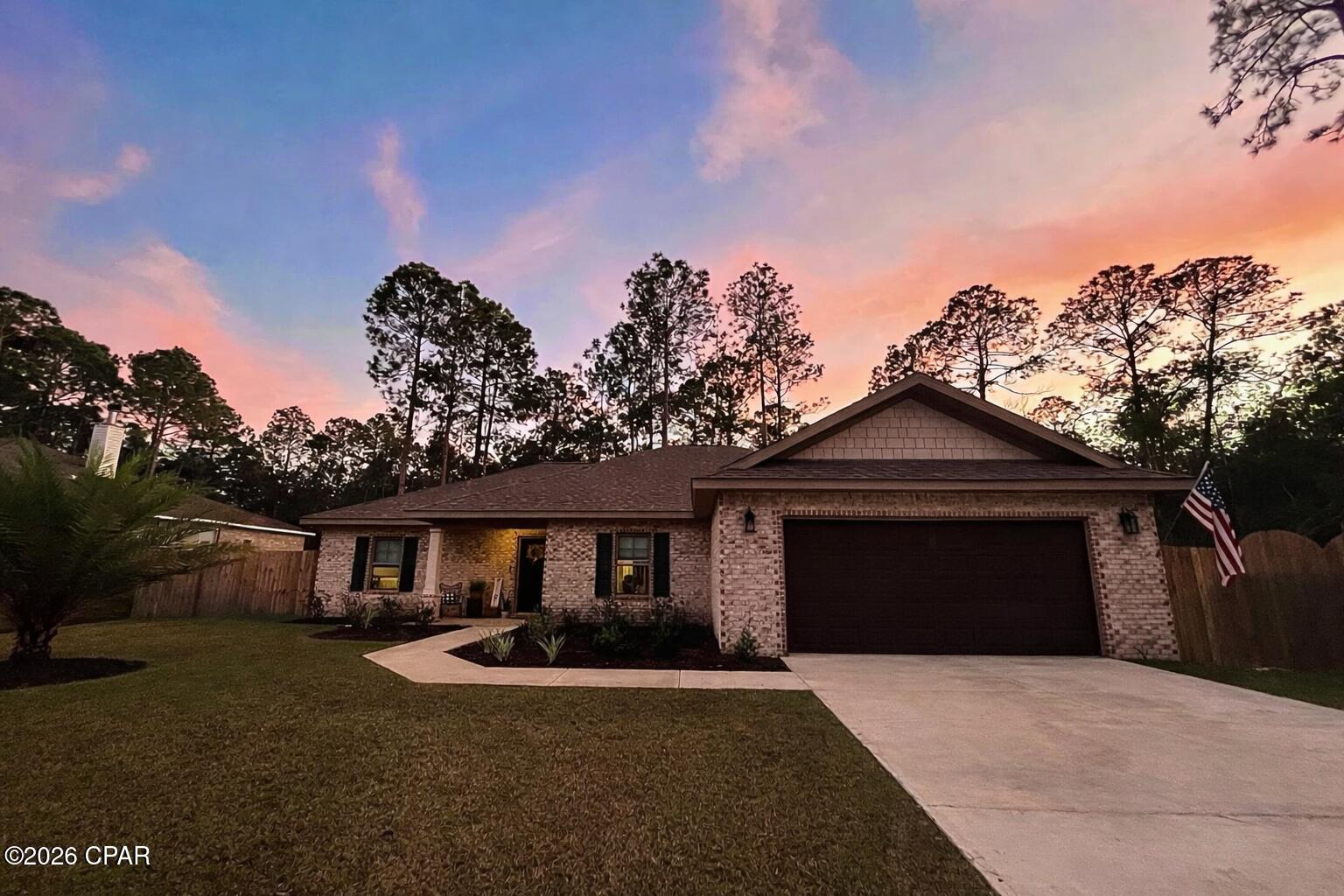 Listing photo id 1 for 7133 Leisure Street