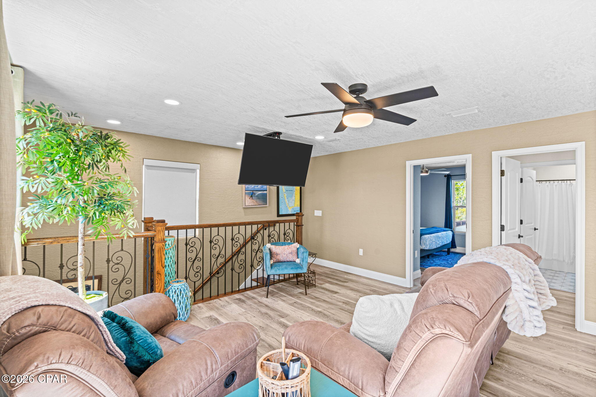 Listing photo id 32 for 54 1st Street