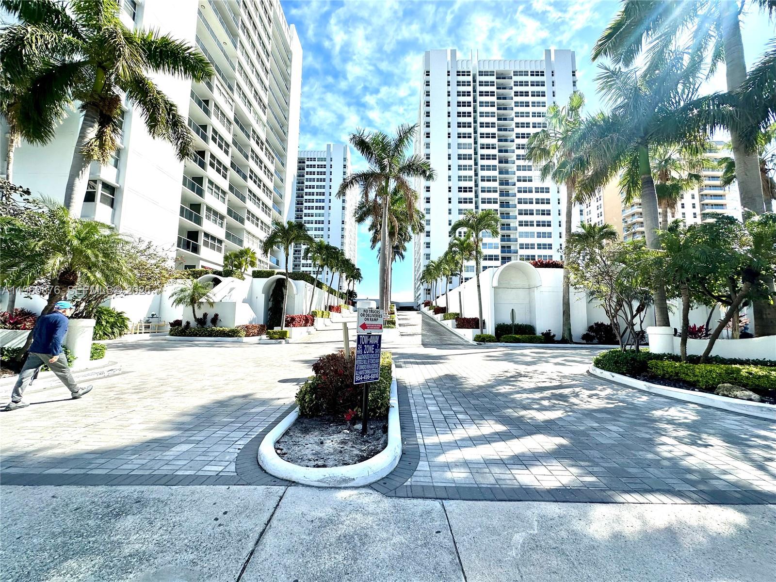 La Mer Estates South Cond