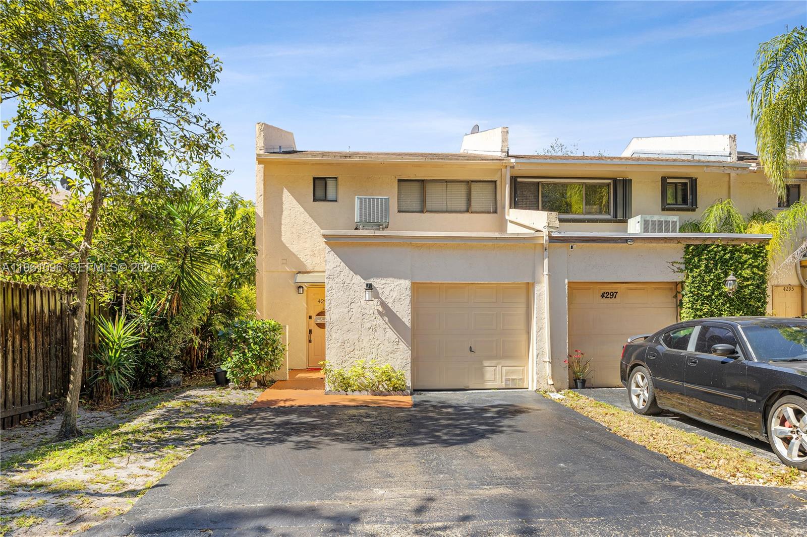 Colonial Lakes Villas