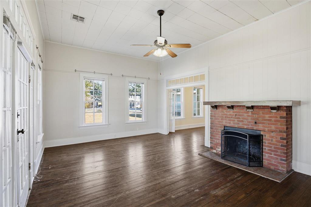 721 Moss Street — photo 5