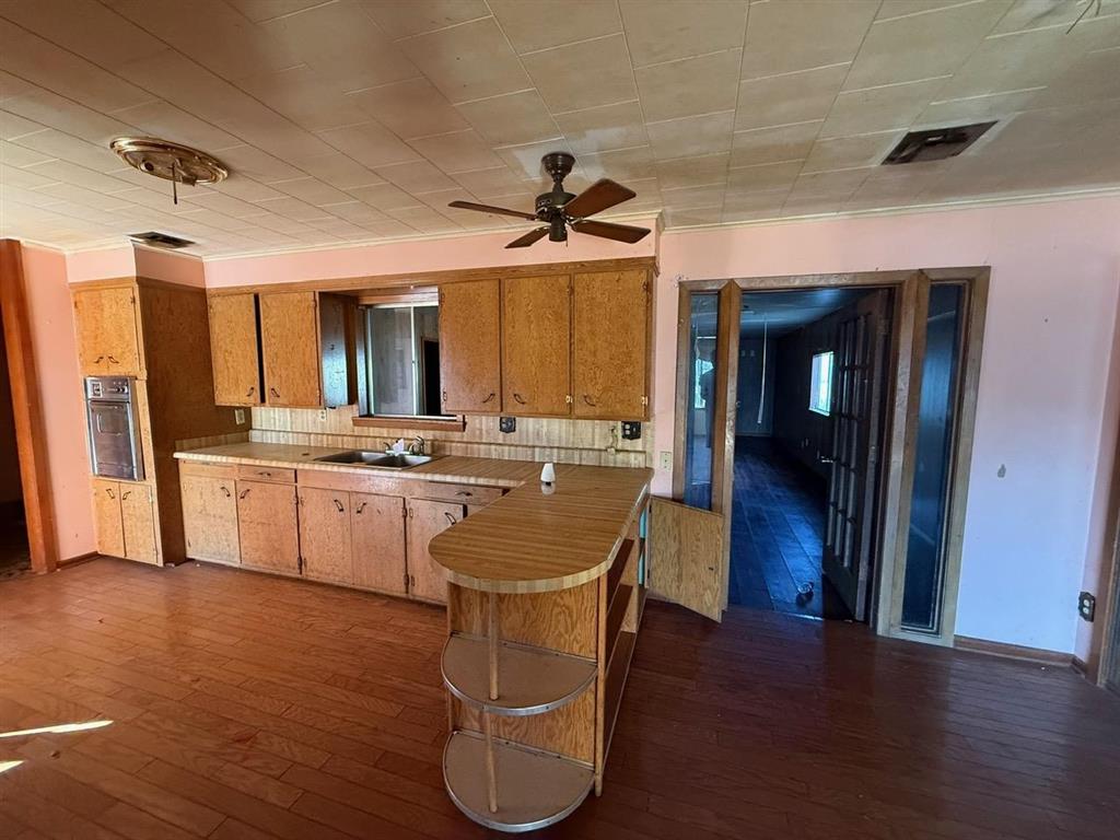 914 Howard Street — photo 3