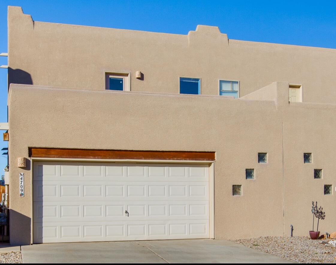 4709 Spanish Sun Avenue, Albuquerque NM 87110