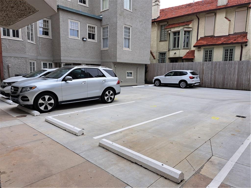 2nd image of 518 Walnut St, New Orleans, LA 70118
