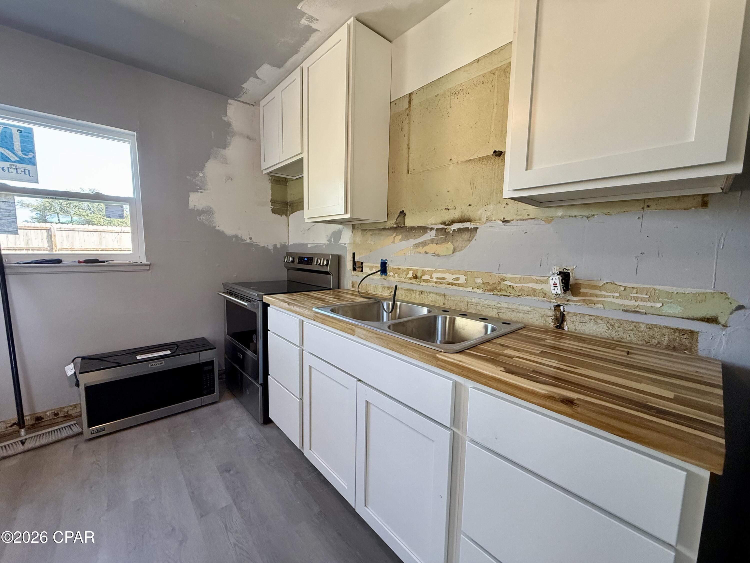 Image 12 For 704 Cactus Avenue