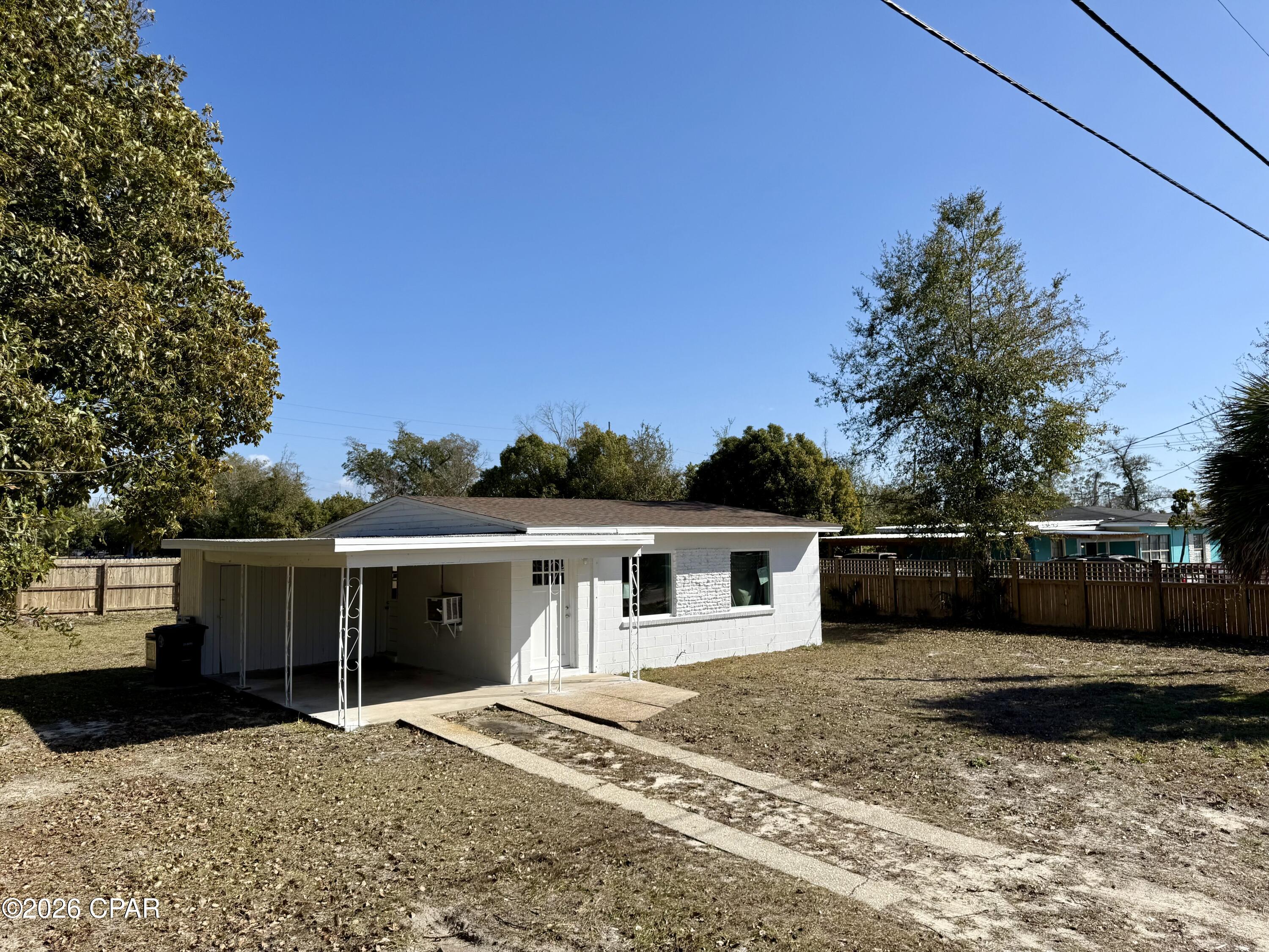 Image 3 For 704 Cactus Avenue