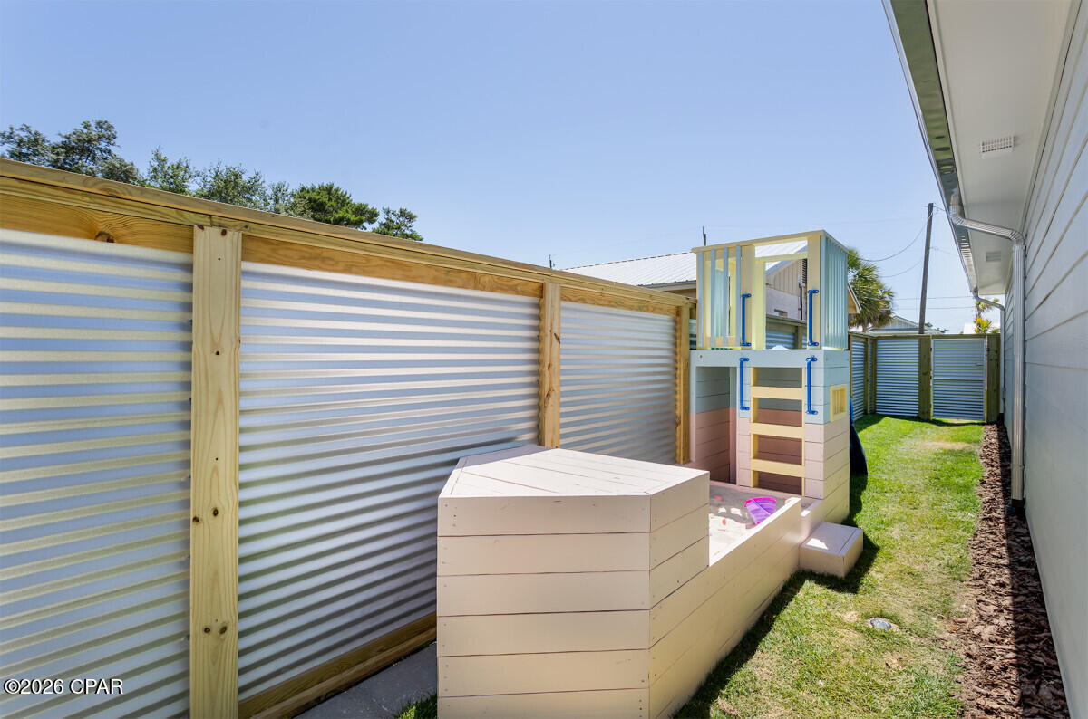 Image 43 For 328 Derondo Street