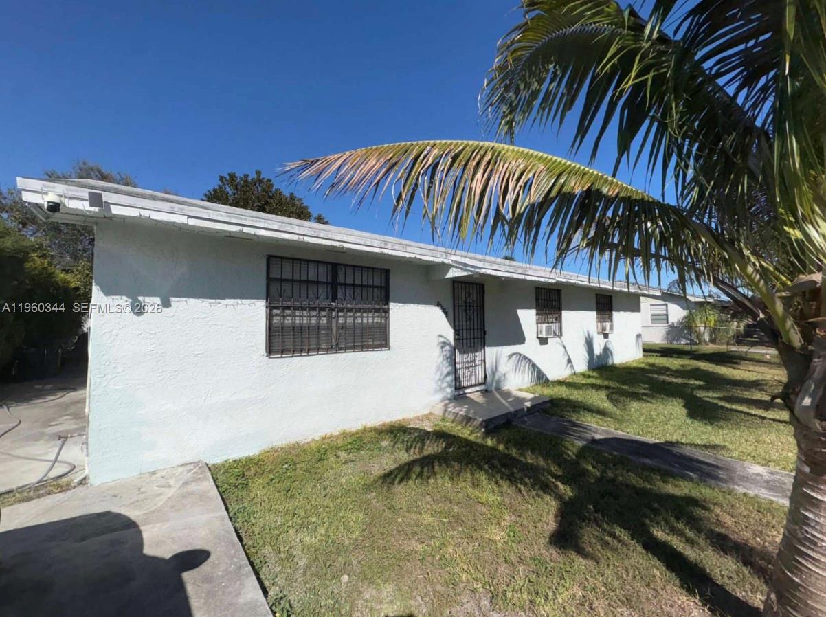 As-is, 3 bdrm 2 bath house. In very desirable locationPriced to sell fast!Call/text Liz with any questions and showing requests. (786) 471-5822Send offers to: geoffhardcastle@gmail.com