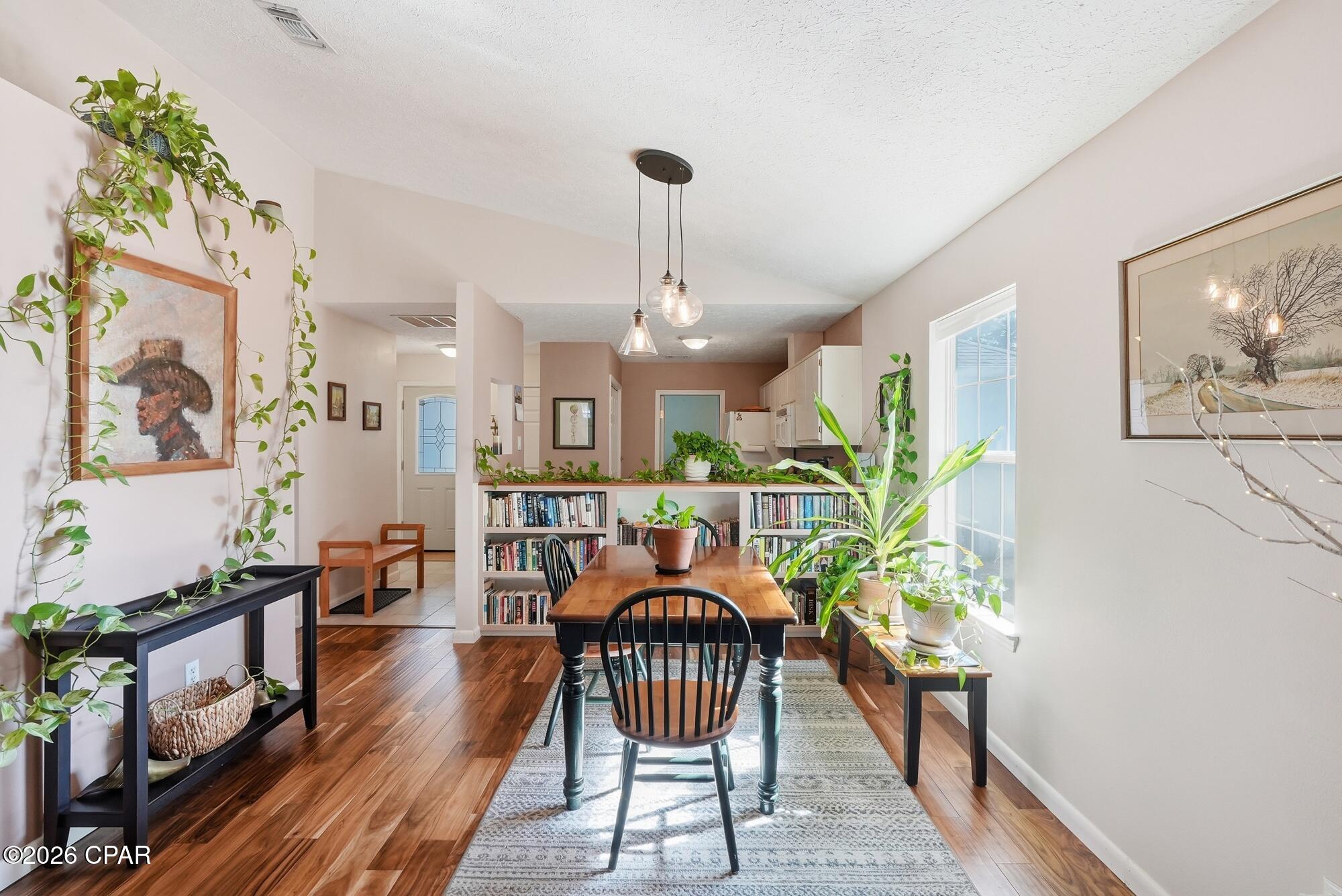 Listing photo id 7 for 623 Gulf View Drive